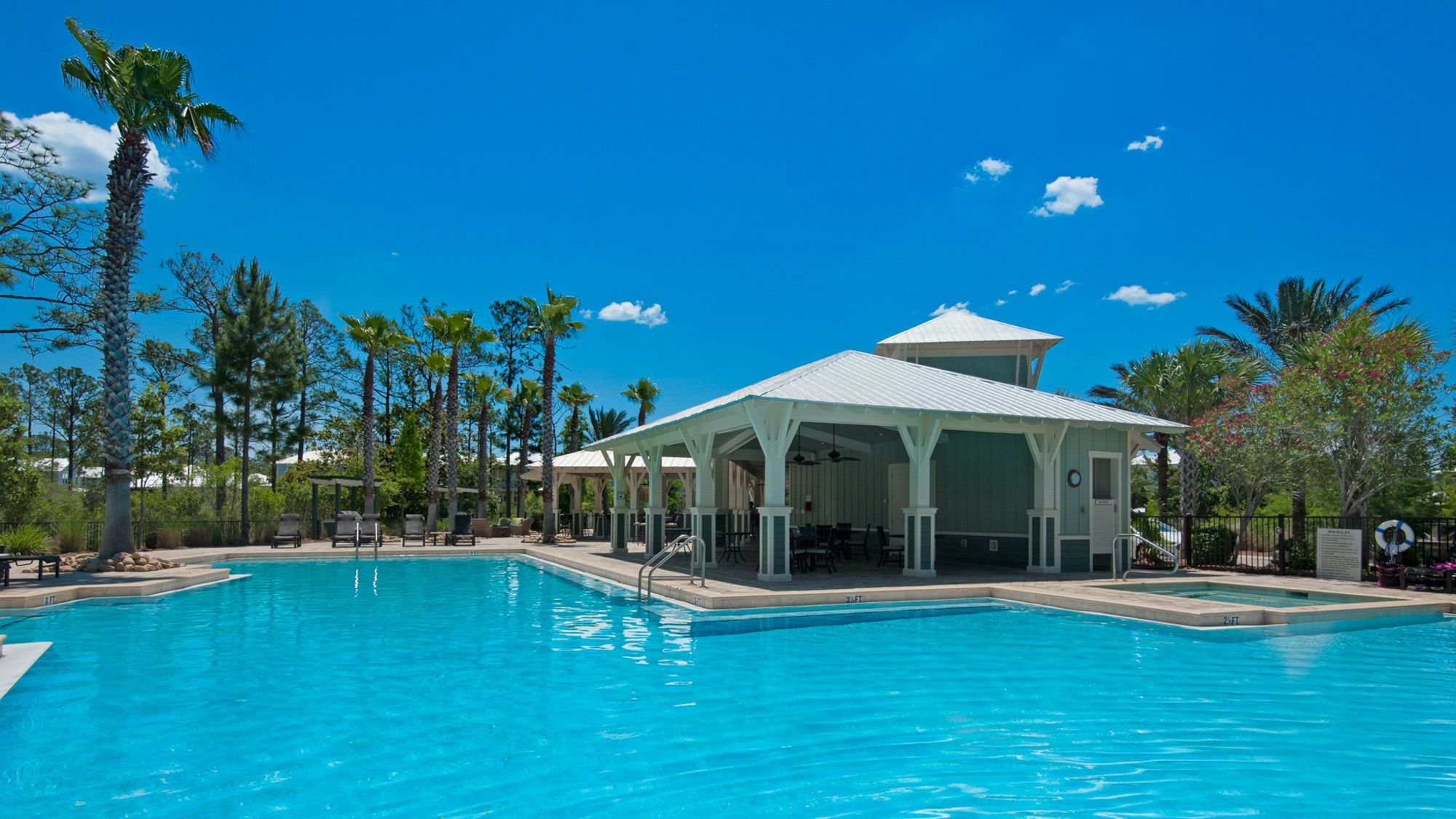 NatureWalk Grounds and Amenities