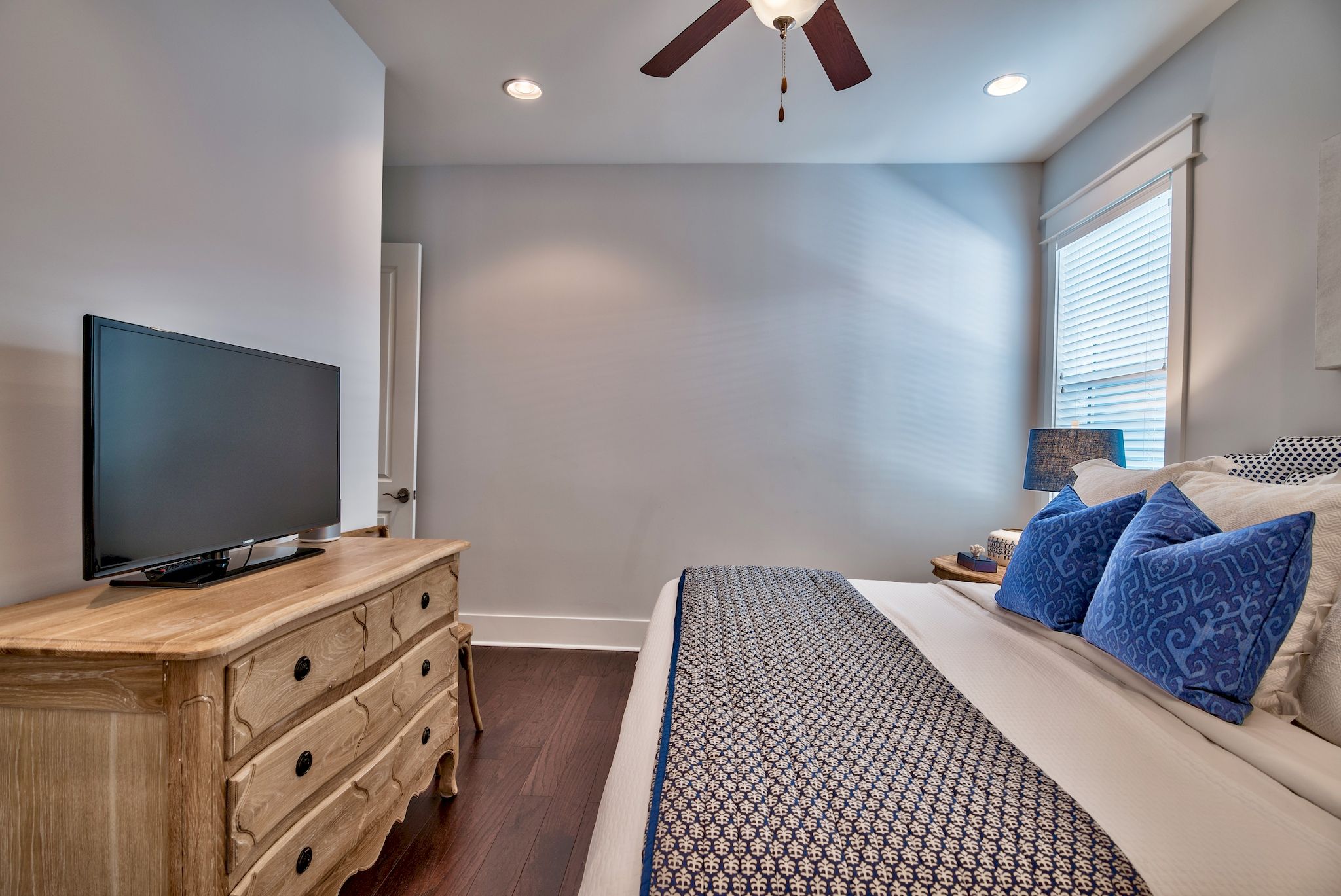 Cest La Vie 1st Floor King Bedroom