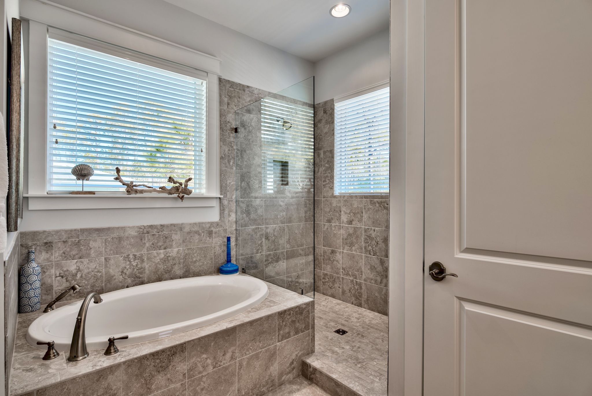 Cest La Vie 1st Floor Private Bathroom