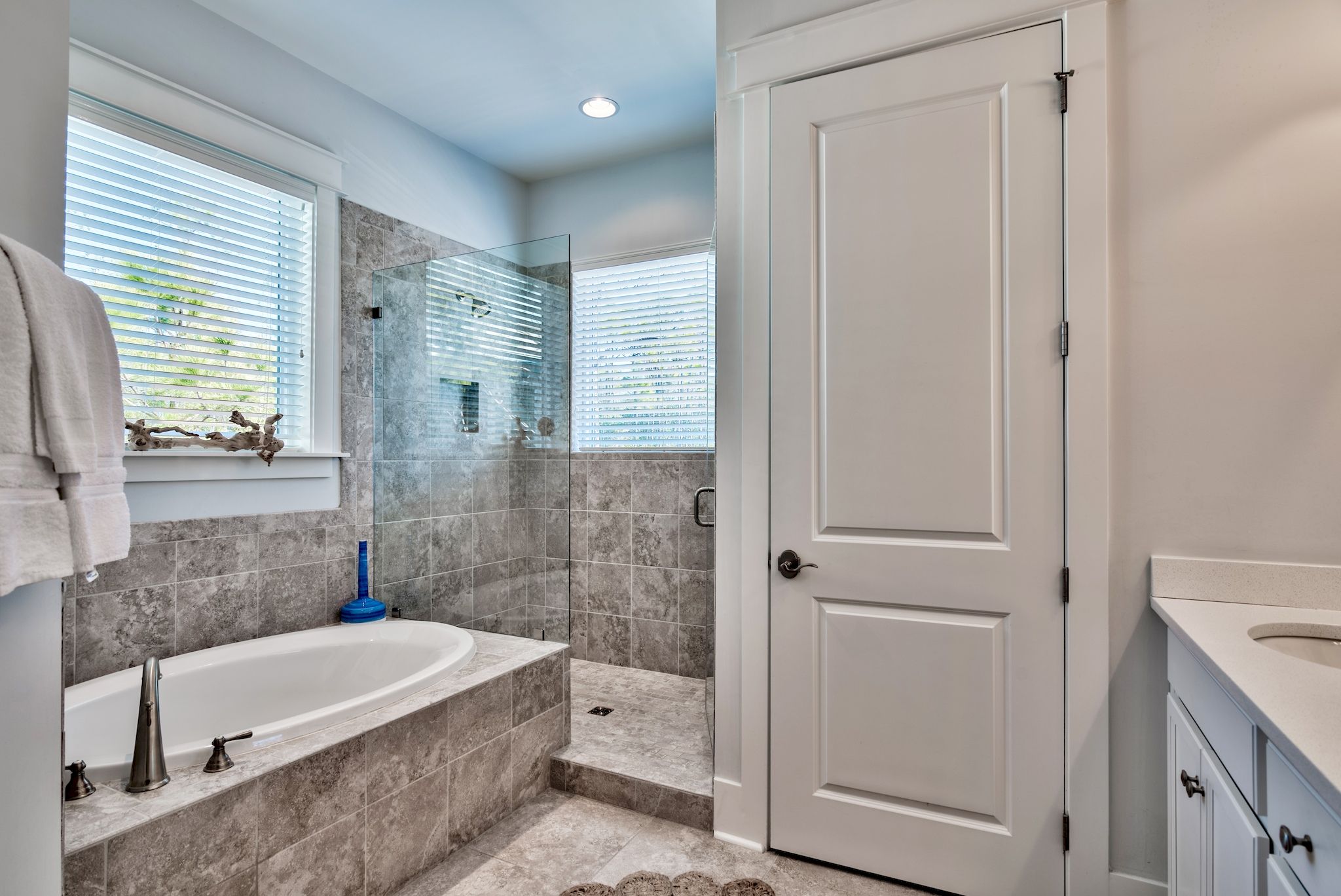 Cest La Vie 1st Floor Private Bathroom