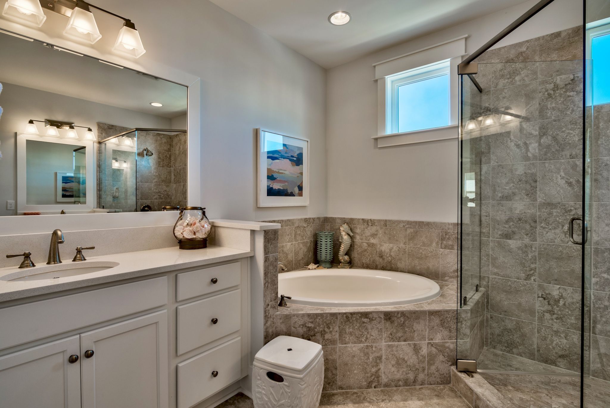 Cest La Vie 2nd Floor Private Bathroom