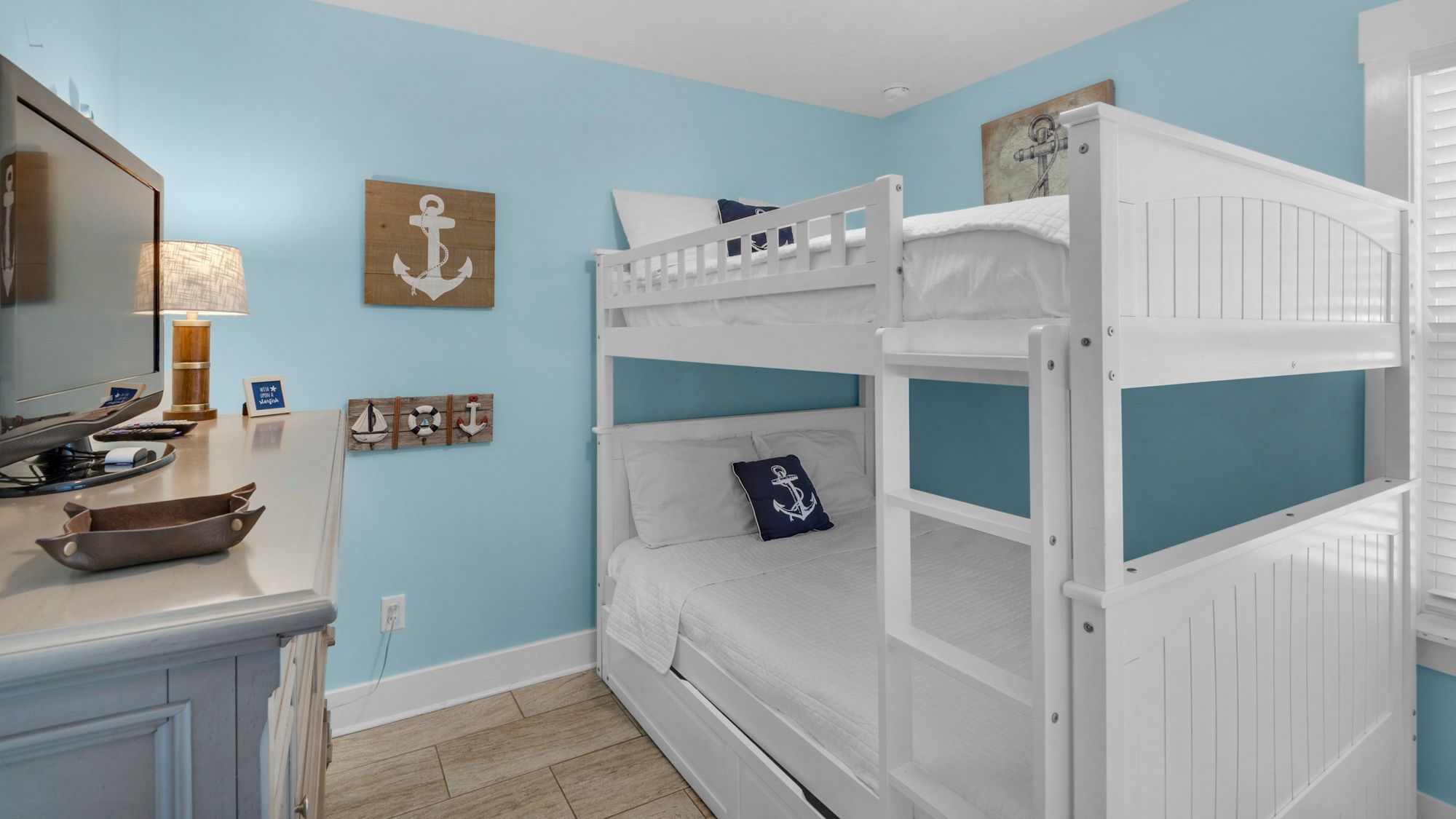 Sandy Teauxs Bunk Room