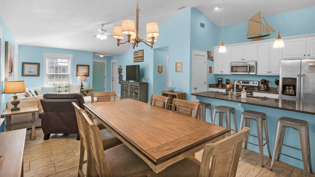 Sandy Teauxs Dining Table, Kitchen, and Living Room Sandy Teauxs Dining Table, Kitchen, and Living Room