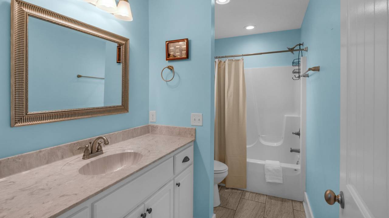 Sandy Teauxs Attached Bathroom Sandy Teauxs Attached Bathroom