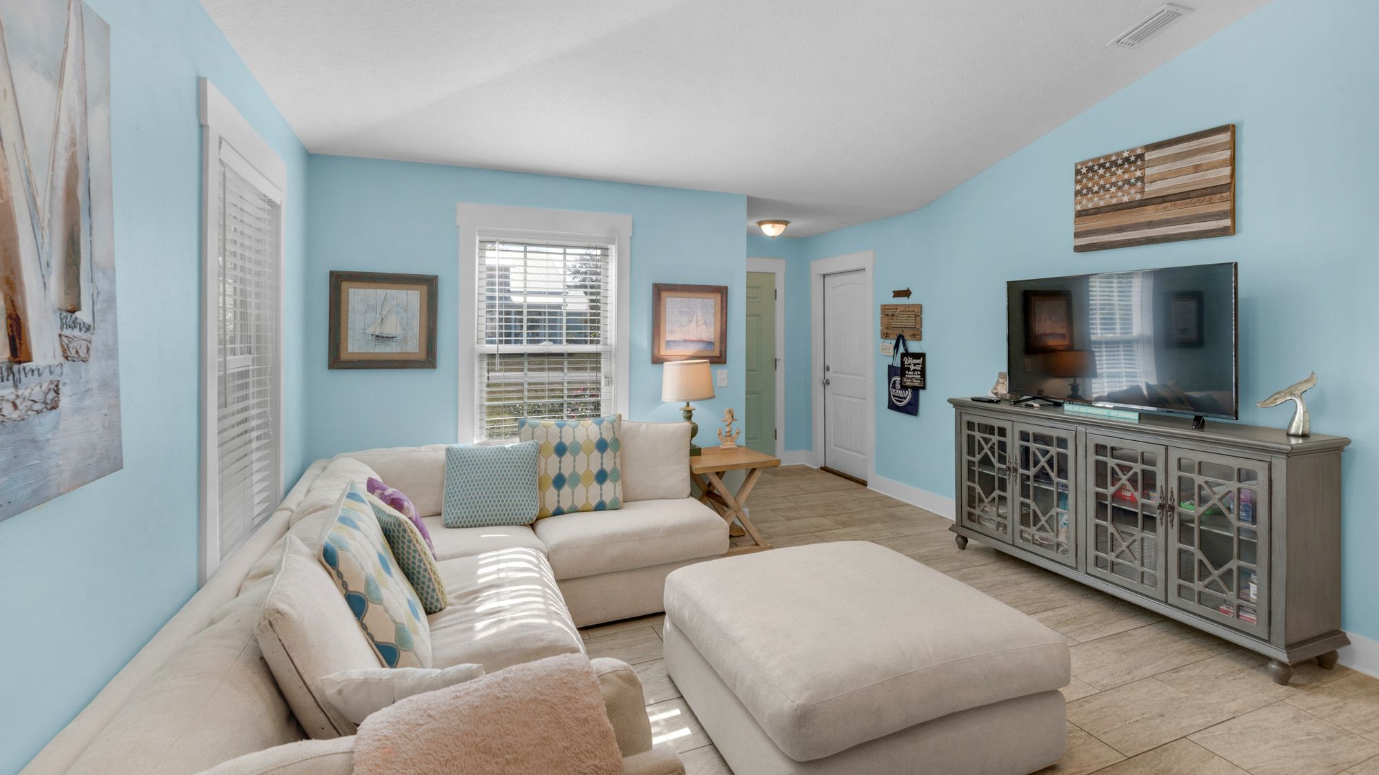 Sandy Teauxs Living Room