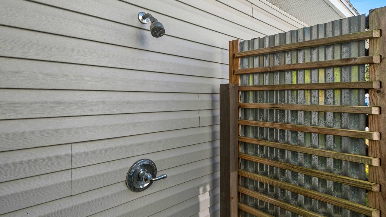 Sandy Teauxs Outdoor Shower Sandy Teauxs Outdoor Shower