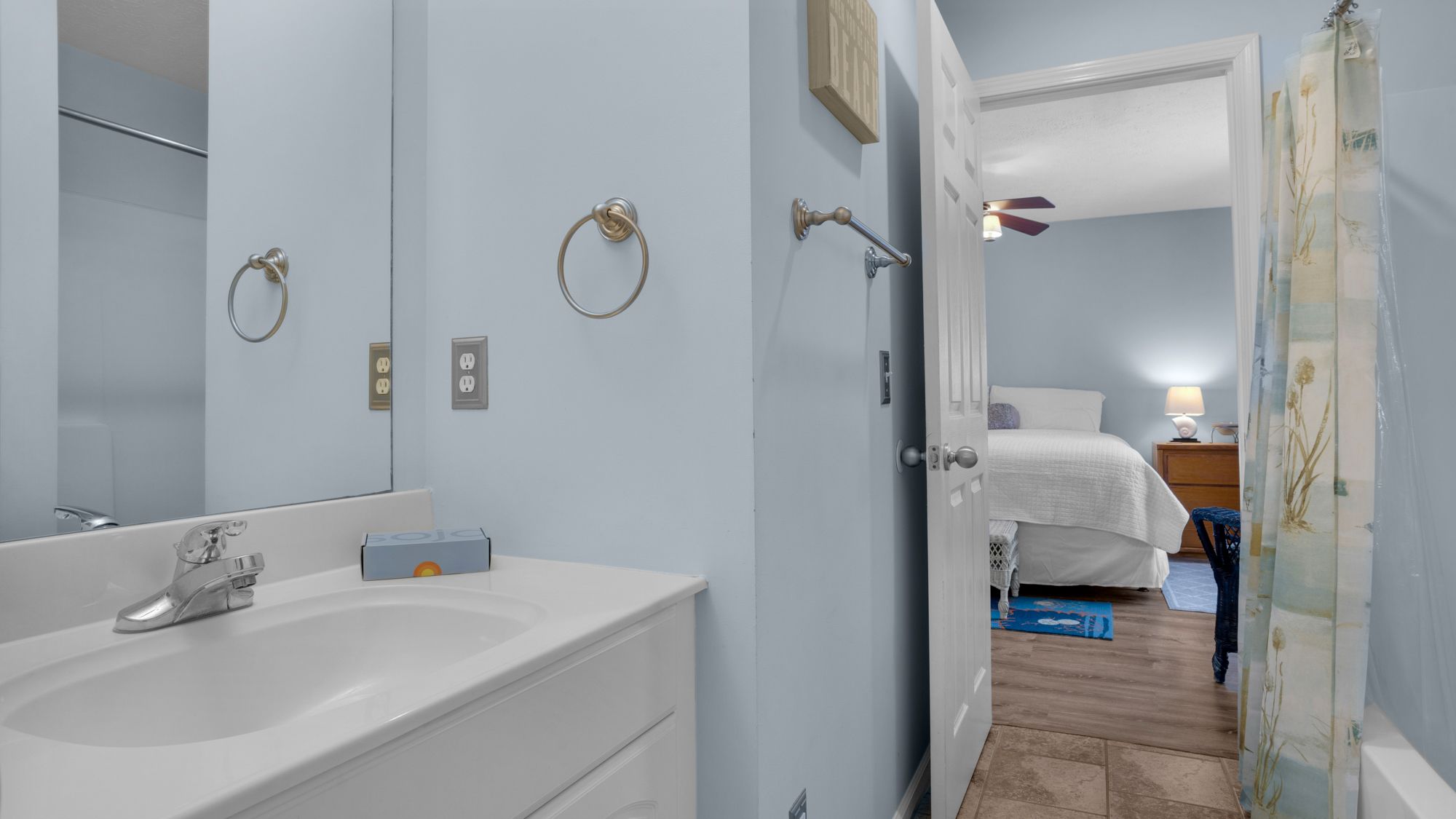 Palmetto Cottage Bathroom