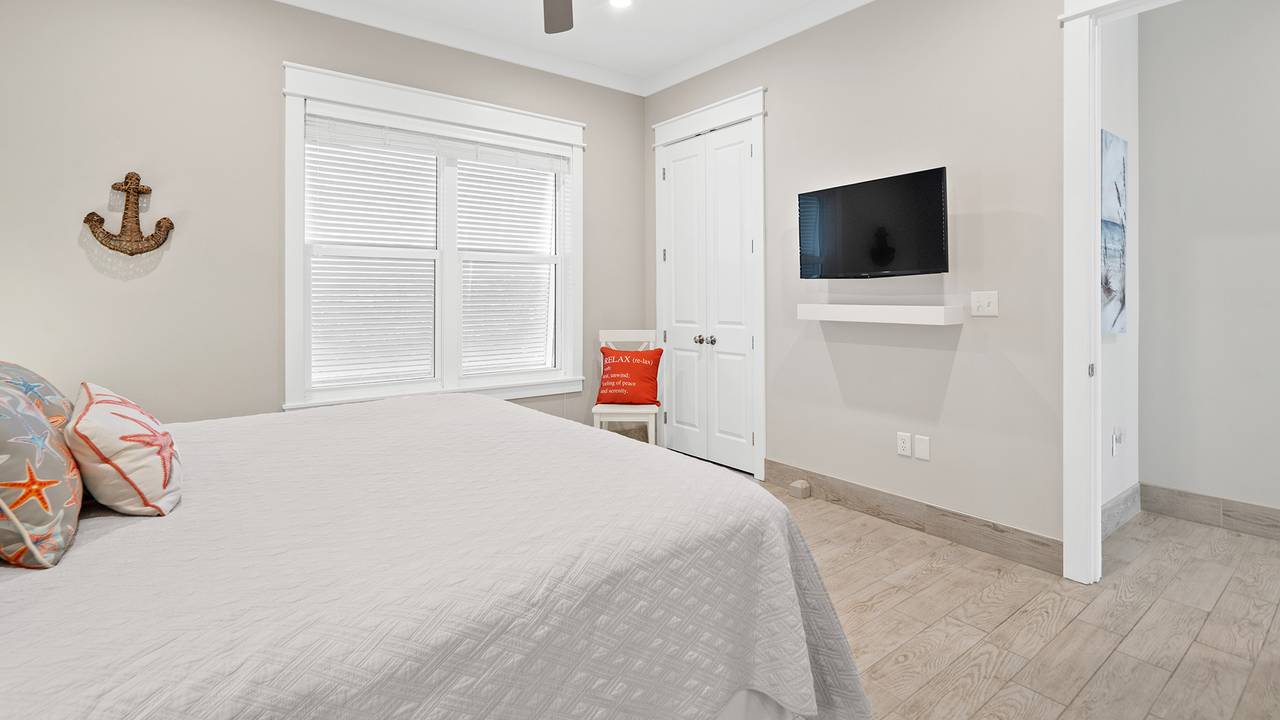 17491 Front Beach Road 17491 Front Beach Road