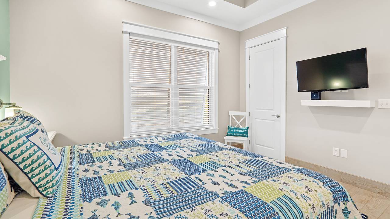 17491 Front Beach Road 17491 Front Beach Road