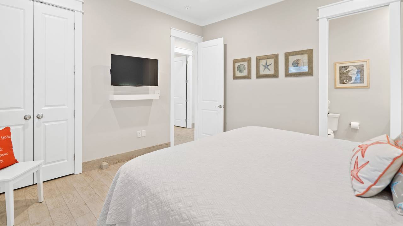 17491 Front Beach Road 17491 Front Beach Road