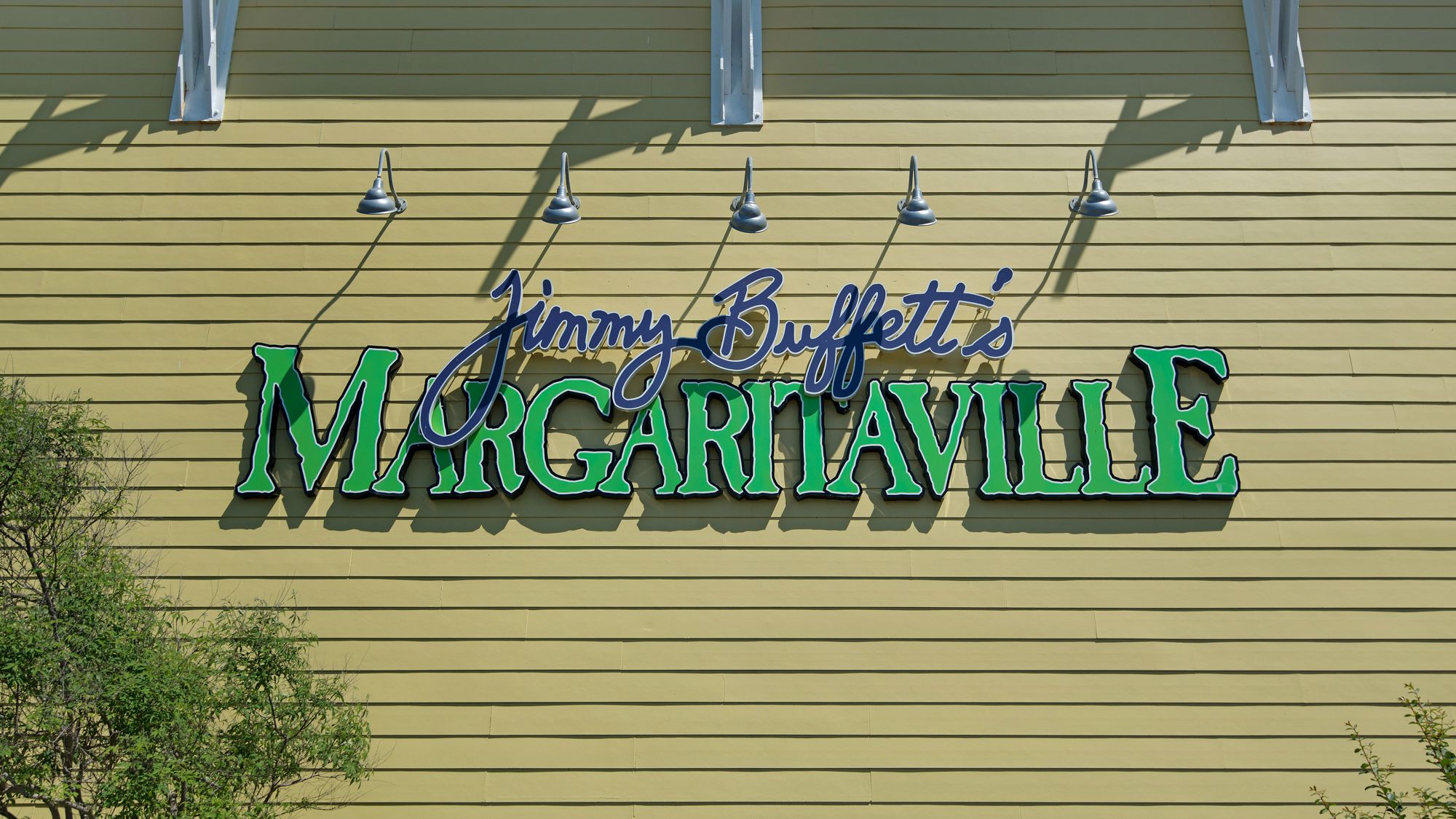 Pier Park Grounds and Amenities