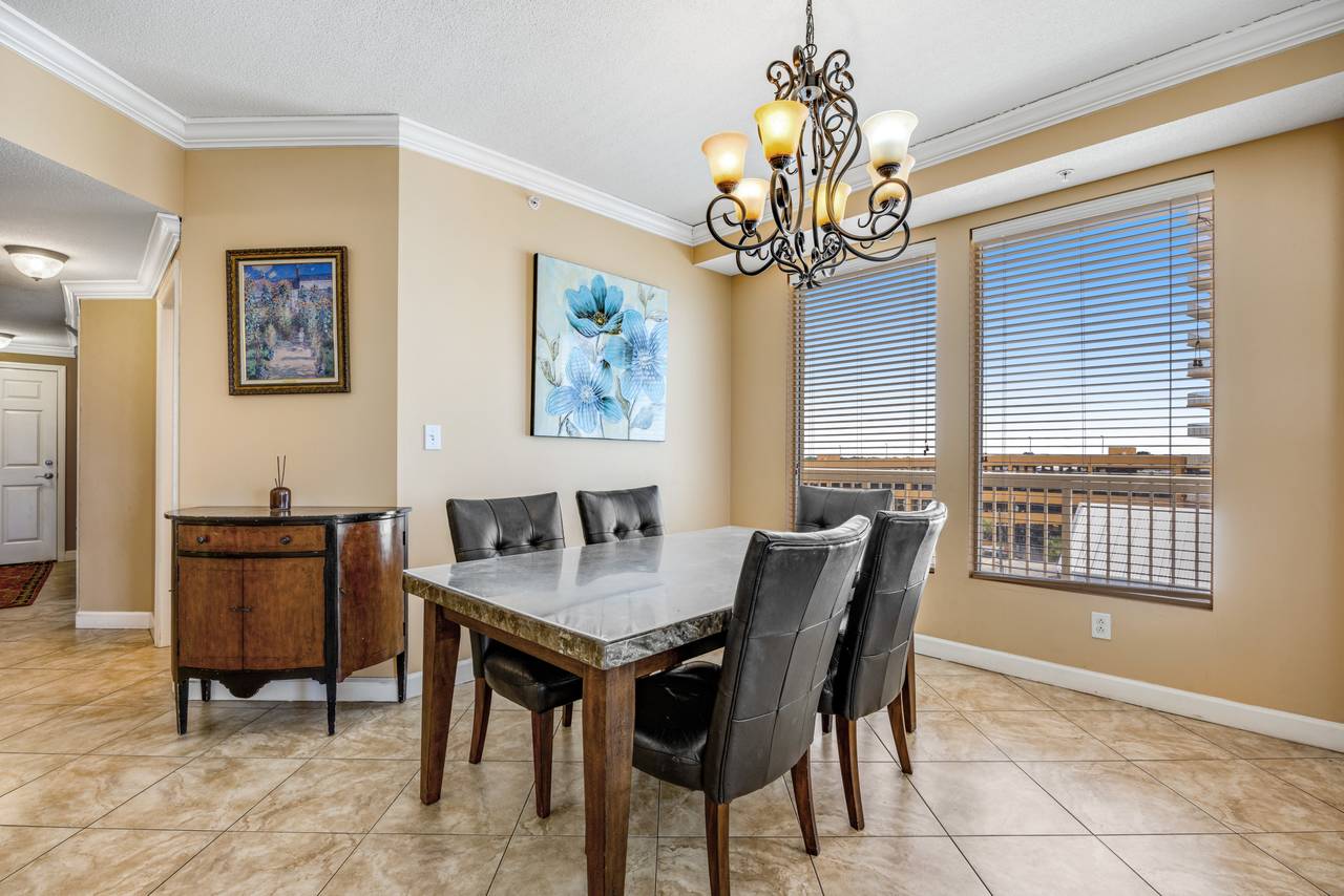 Seychelles 601 Dining Table Seychelles 601 Dining Table