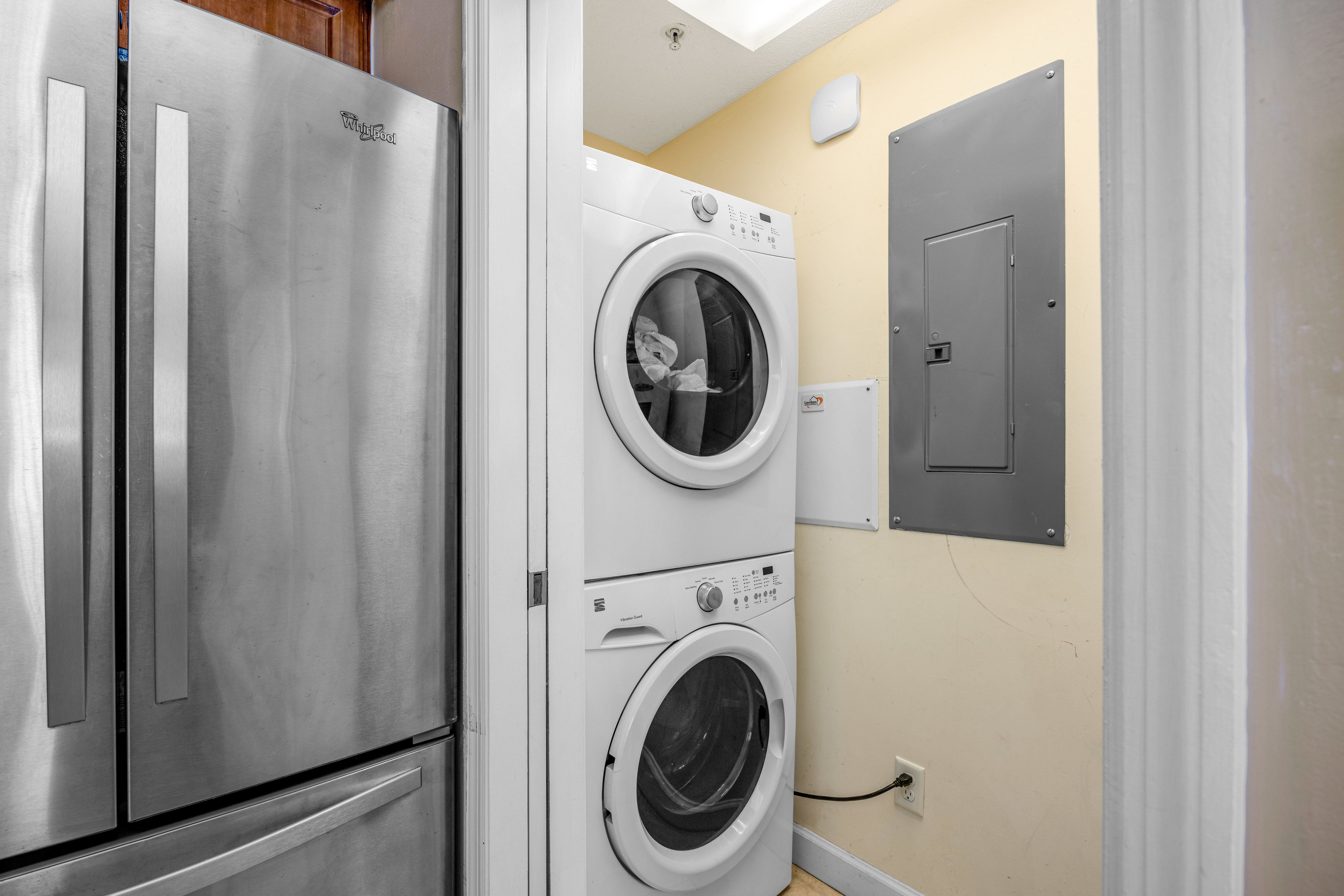 Seychelles 601 Kitchen and Washer and Dryer