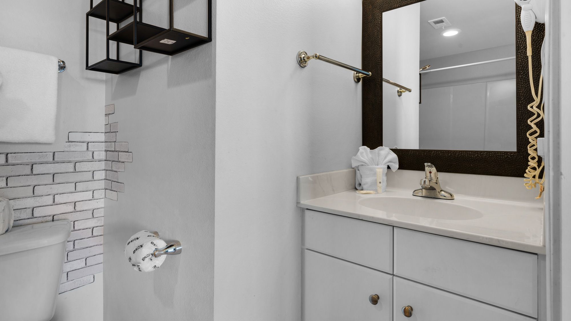 Shores of Panama 1125 Bathroom