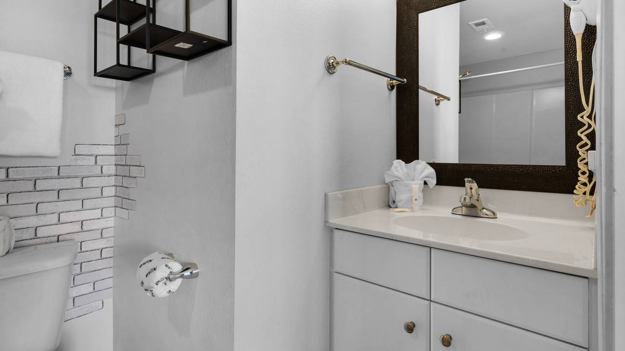 Shores of Panama 1125 Bathroom Shores of Panama 1125 Bathroom