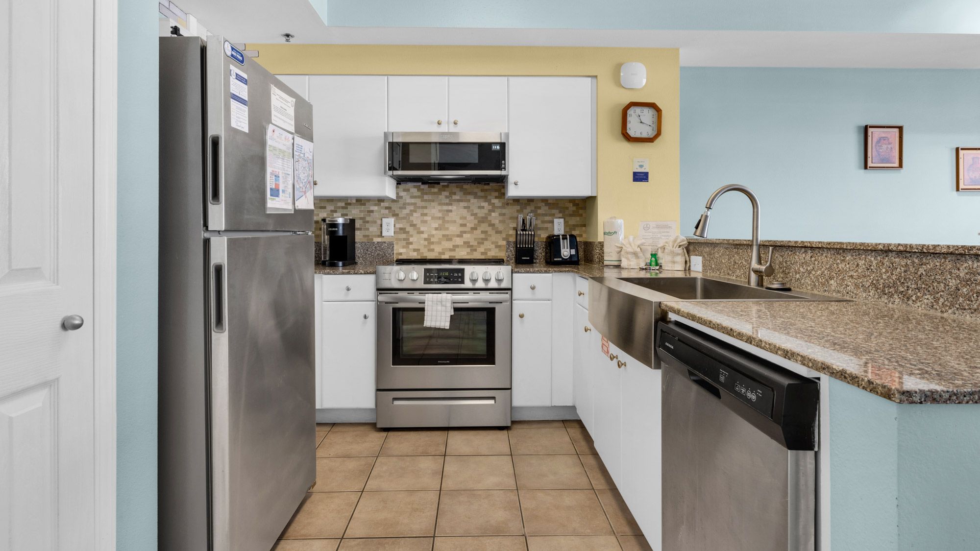 Shores of Panama 1125 Kitchen