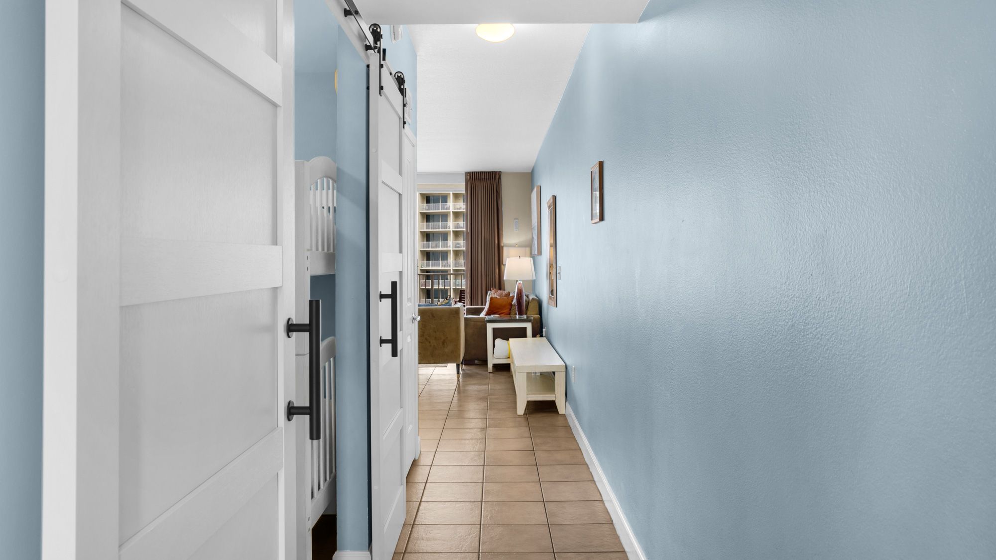 Shores of Panama 1125 Hallway