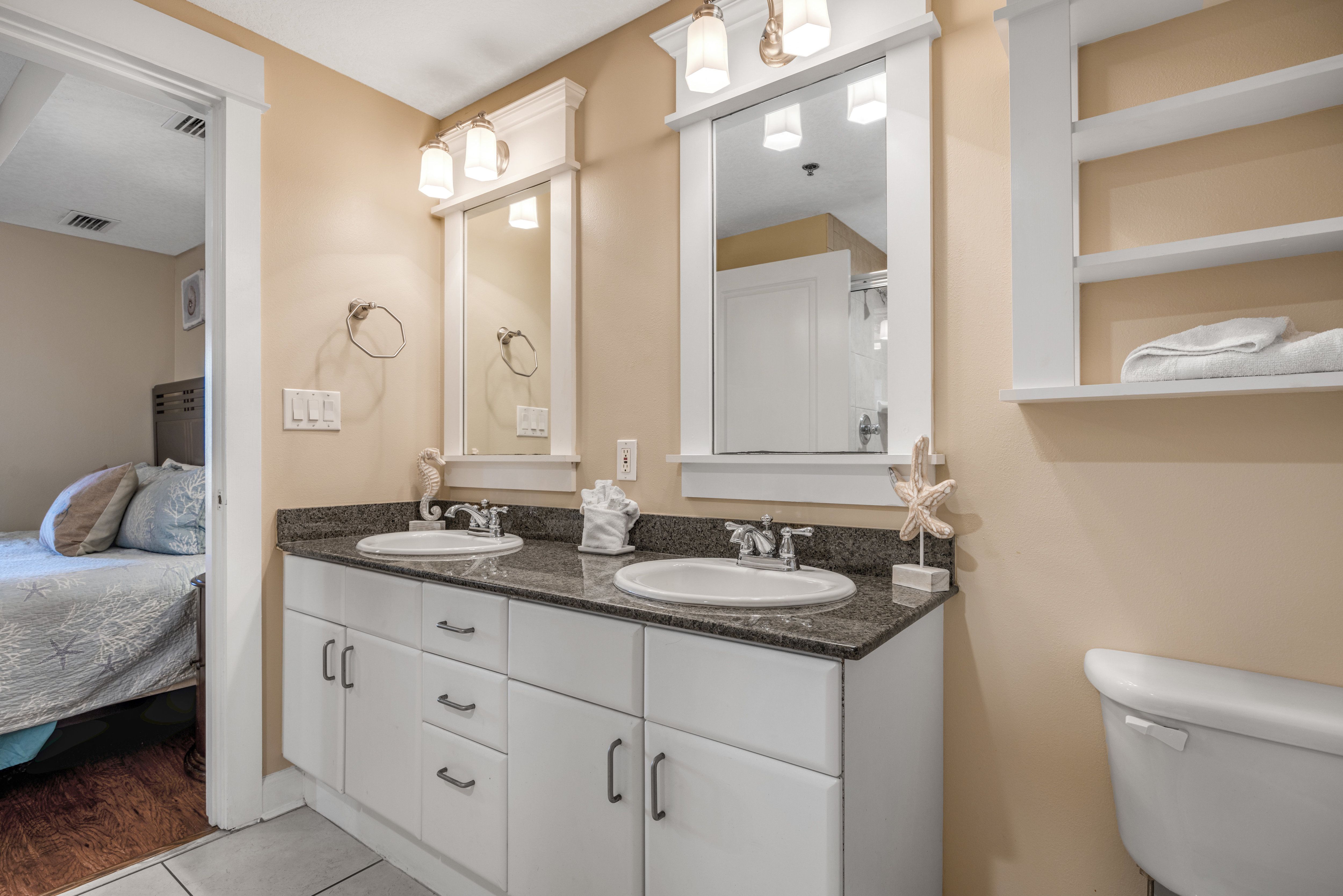 Grand Panama 2-1002 Bathroom