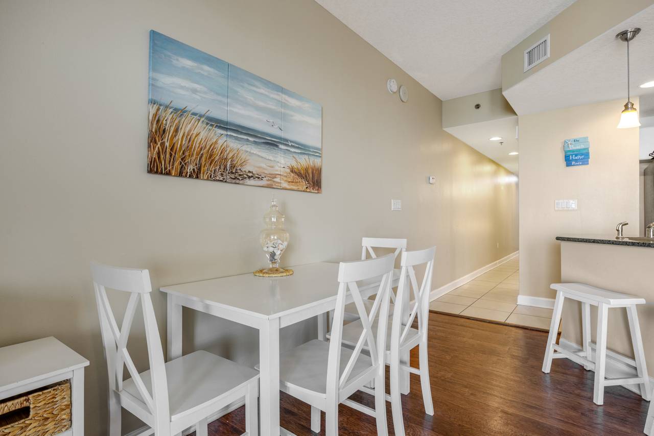 Grand Panama 2-1002 Dining Table Grand Panama 2-1002 Dining Table