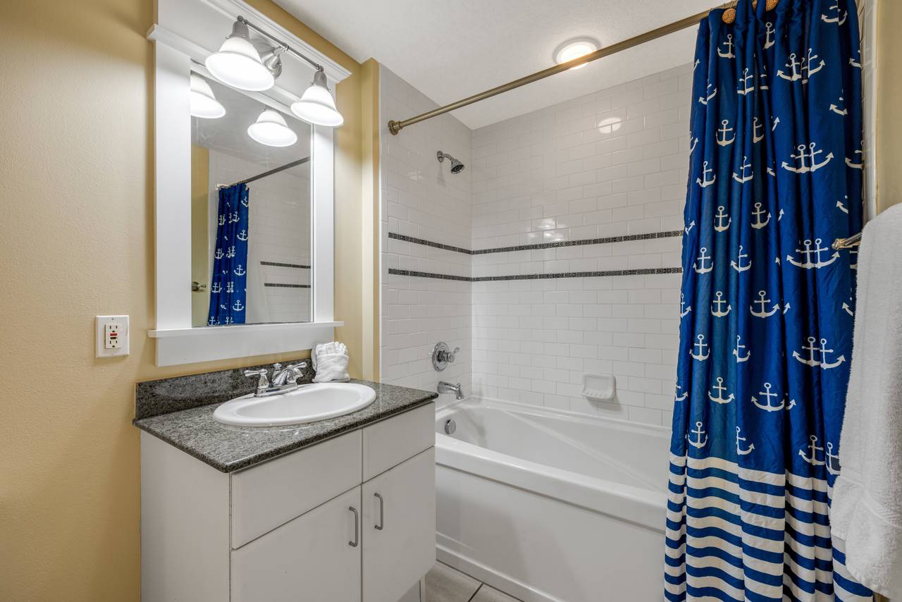 Grand Panama 2-1002 Bathroom Grand Panama 2-1002 Bathroom