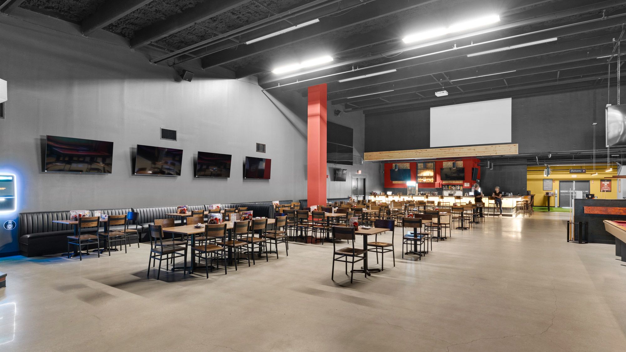 Laketown Wharf Grounds and Amenities