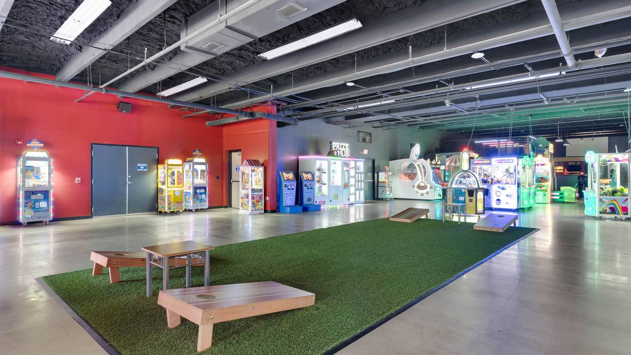 Laketown Wharf Grounds and Amenities Laketown Wharf Grounds and Amenities