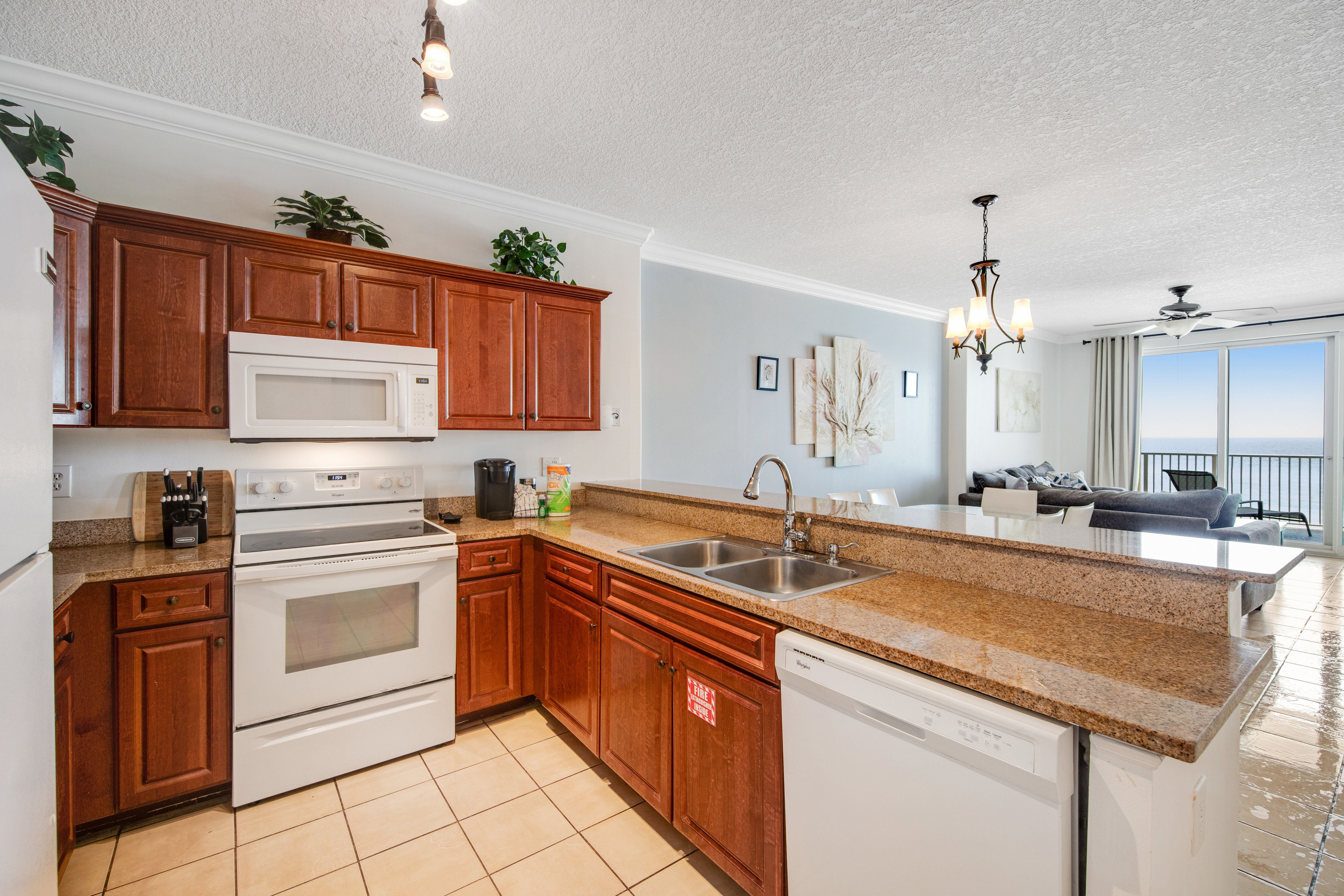 Ocean Villa 502 Kitchen