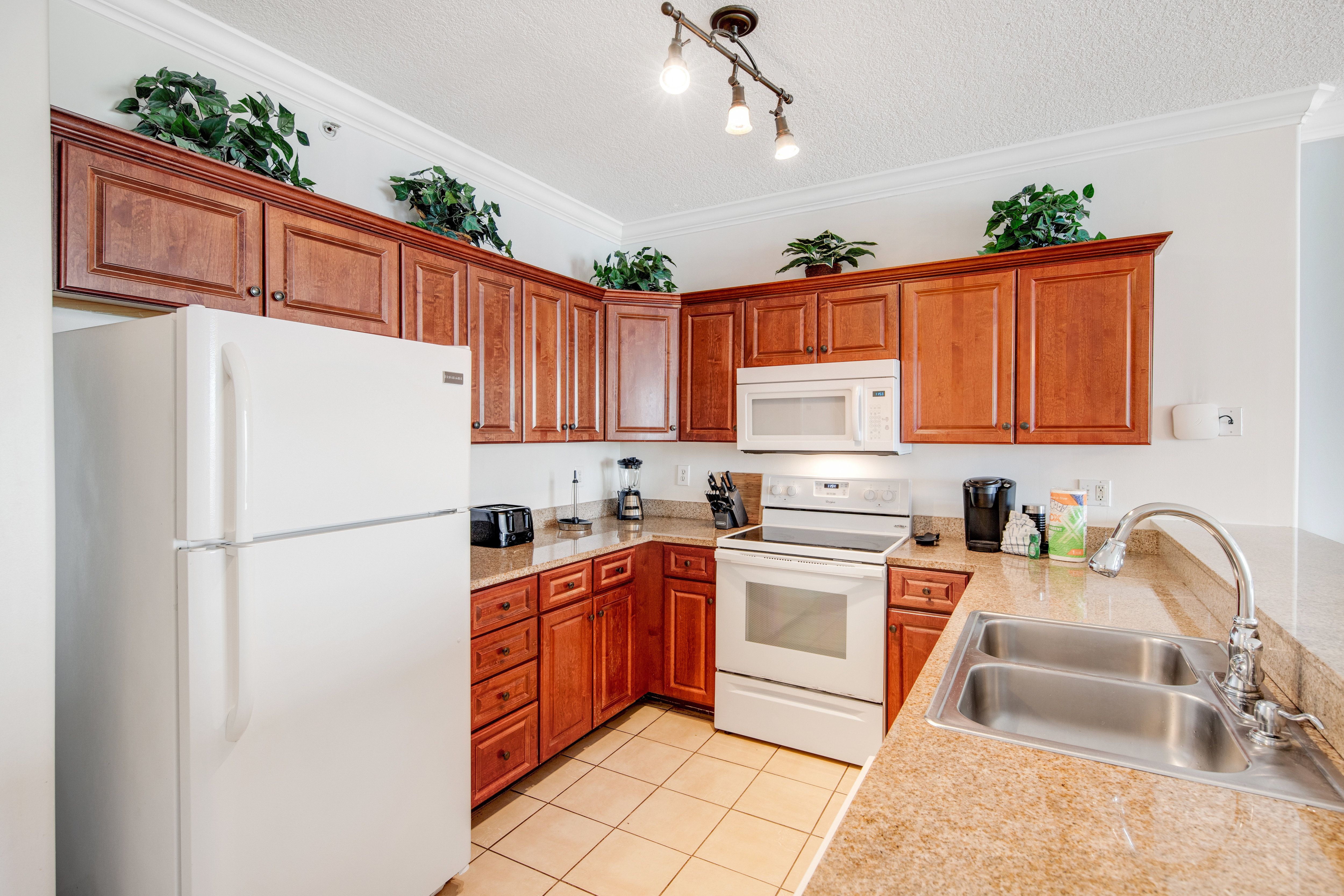 Ocean Villa 502 Kitchen