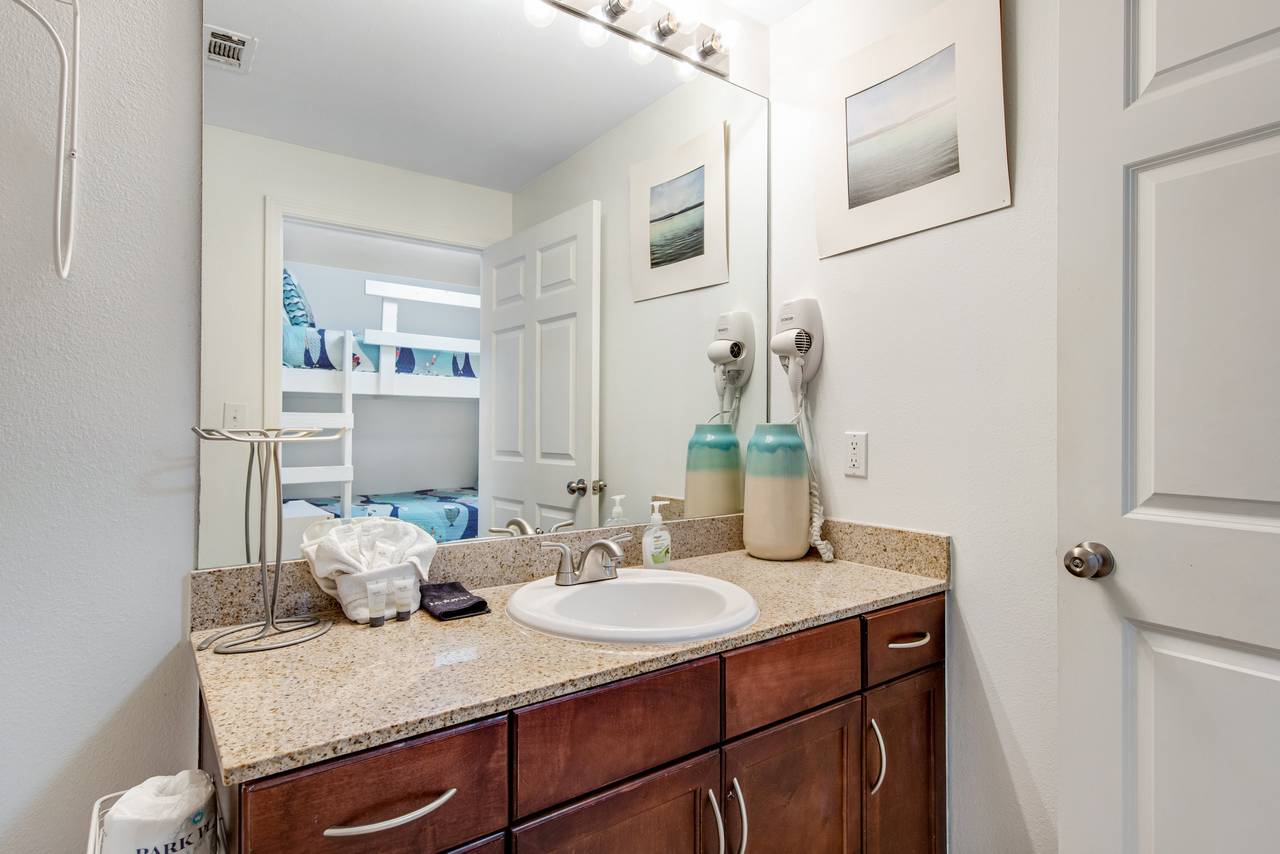 Laketown Wharf 1816 Bathroom Laketown Wharf 1816 Bathroom