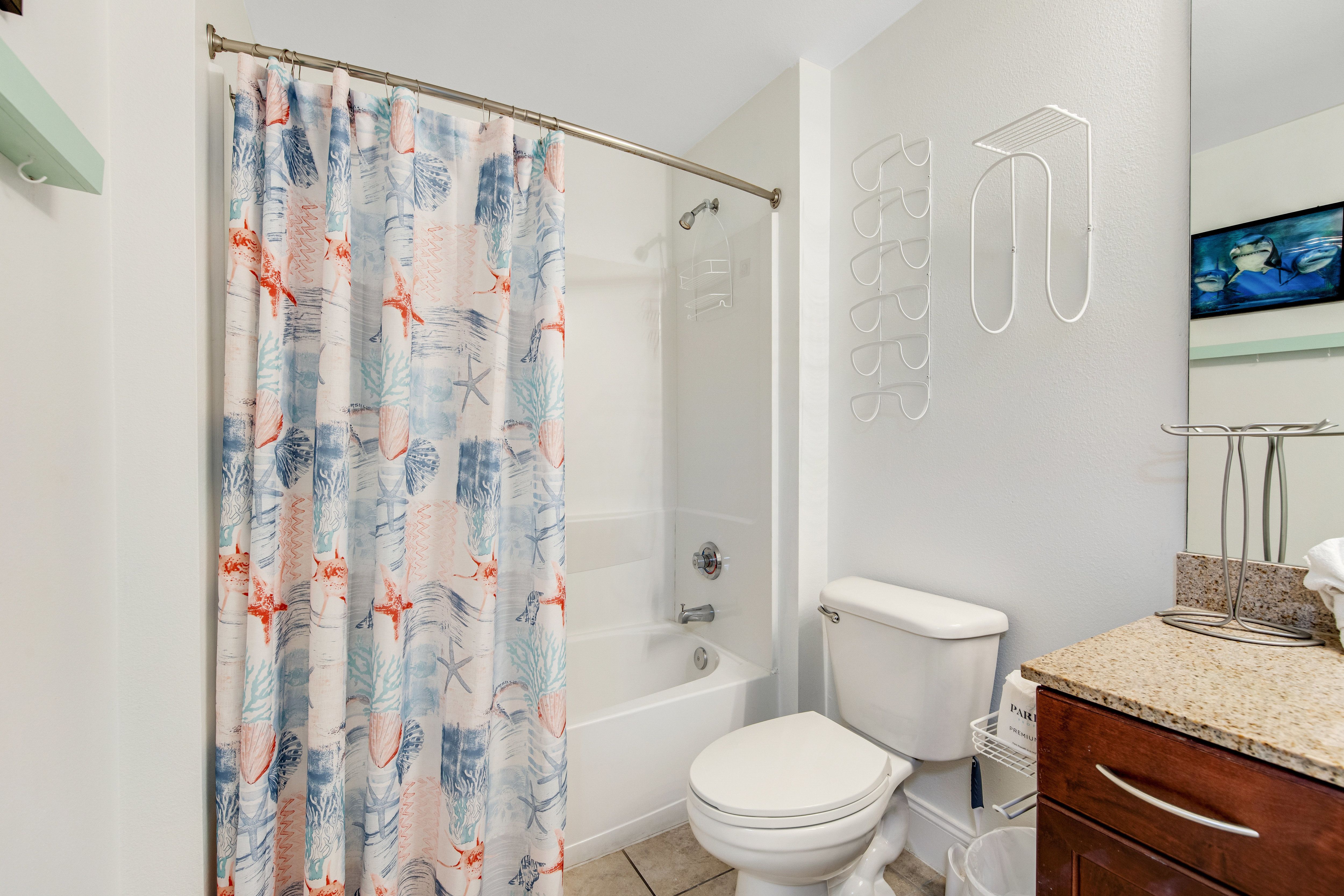 Laketown Wharf 1816 Bathroom