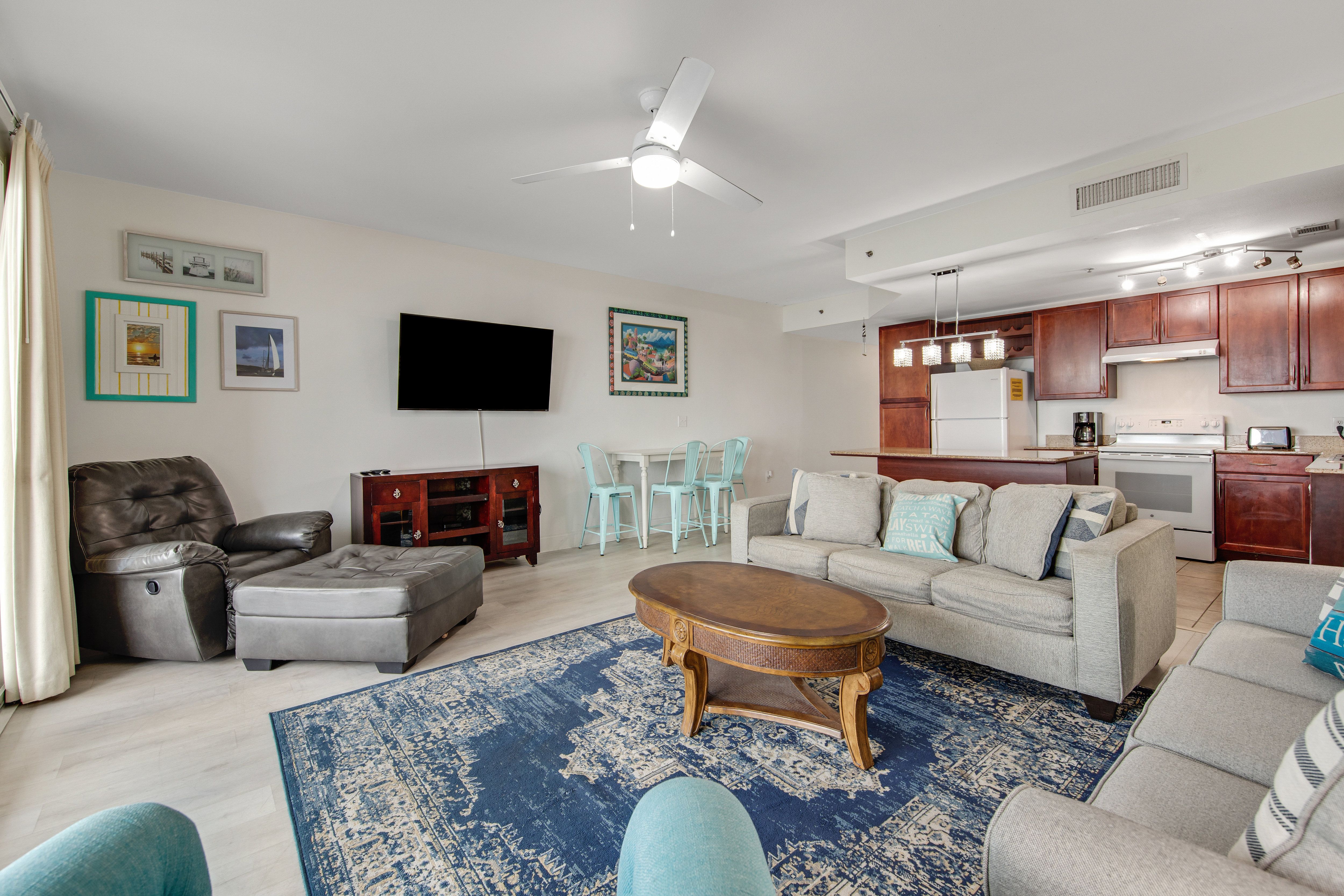 Laketown Wharf 1816 Living Area and Kitchen