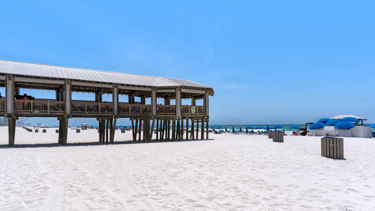 Laketown Wharf Grounds and Amenities Laketown Wharf Grounds and Amenities