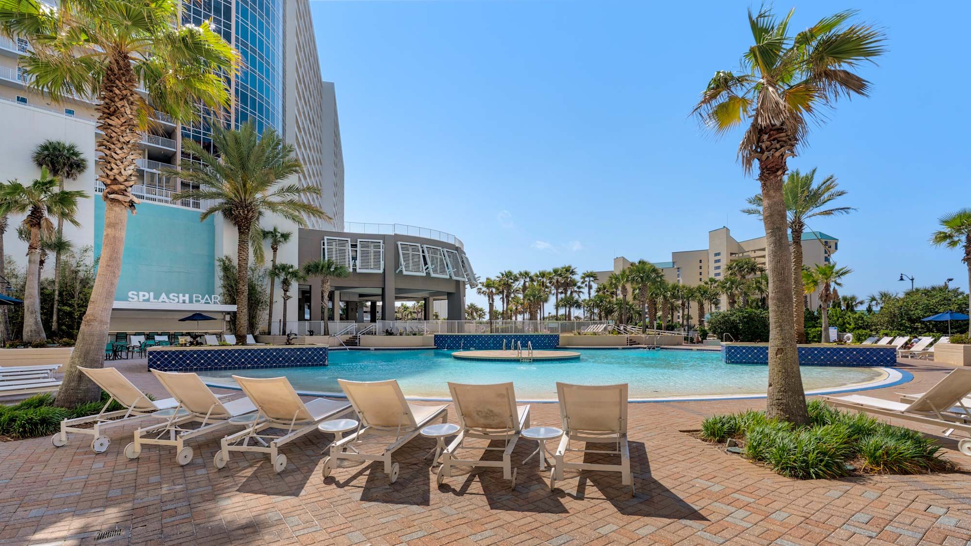 Laketown Wharf Grounds and Amenities