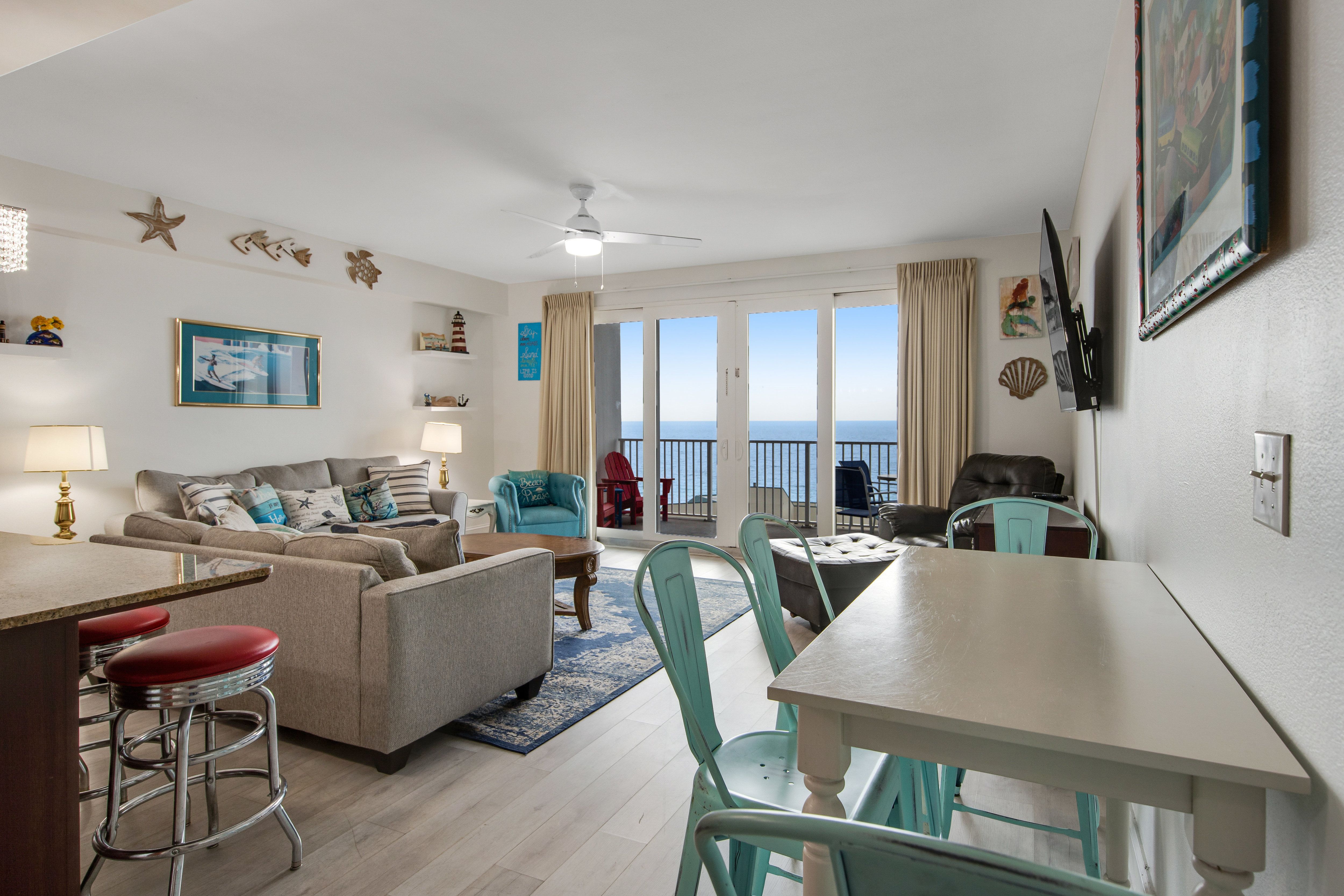 Laketown Wharf 1816 Dining Table, Living Area and Kitchen with G