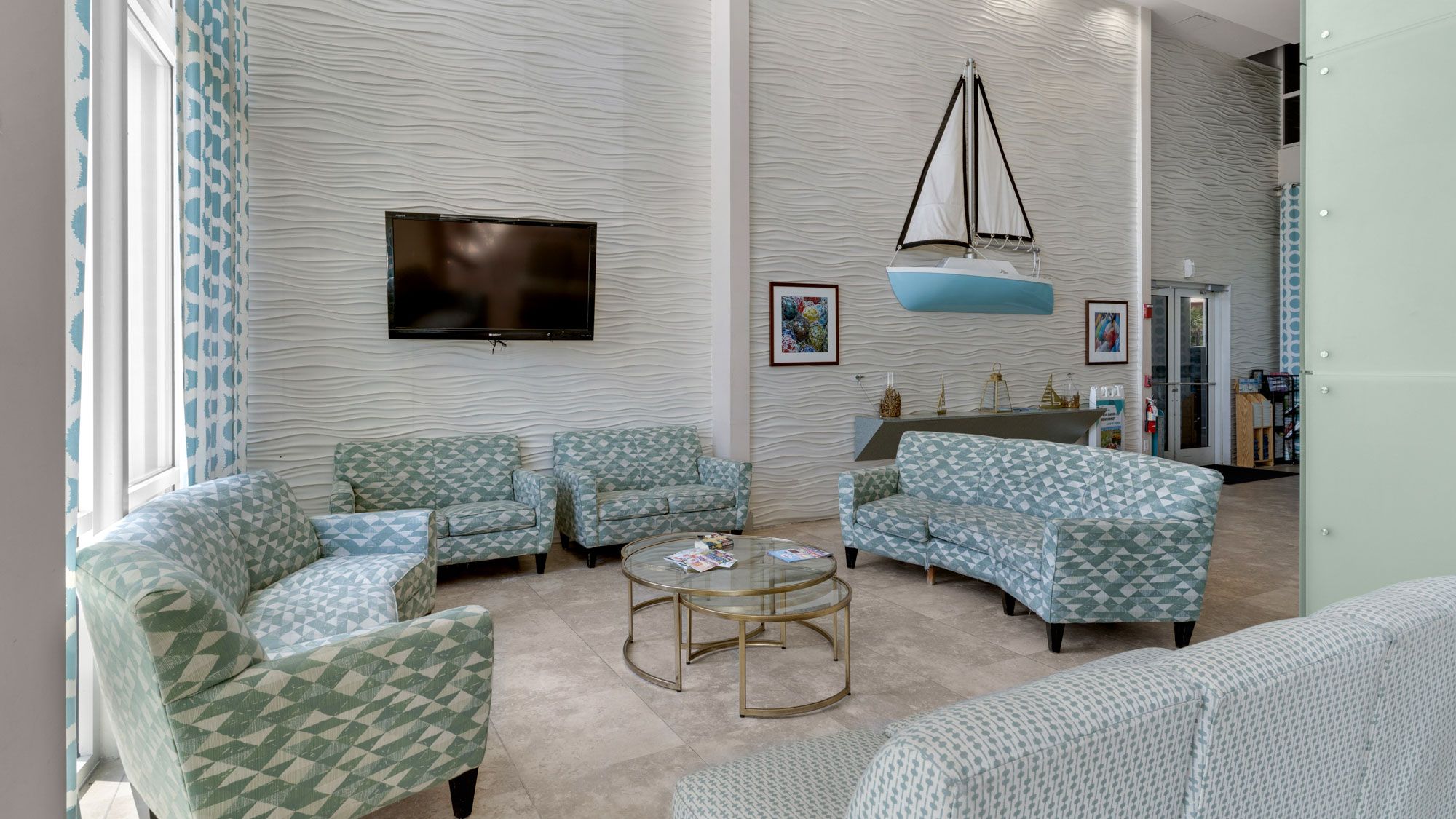 Laketown Wharf Grounds and Amenities