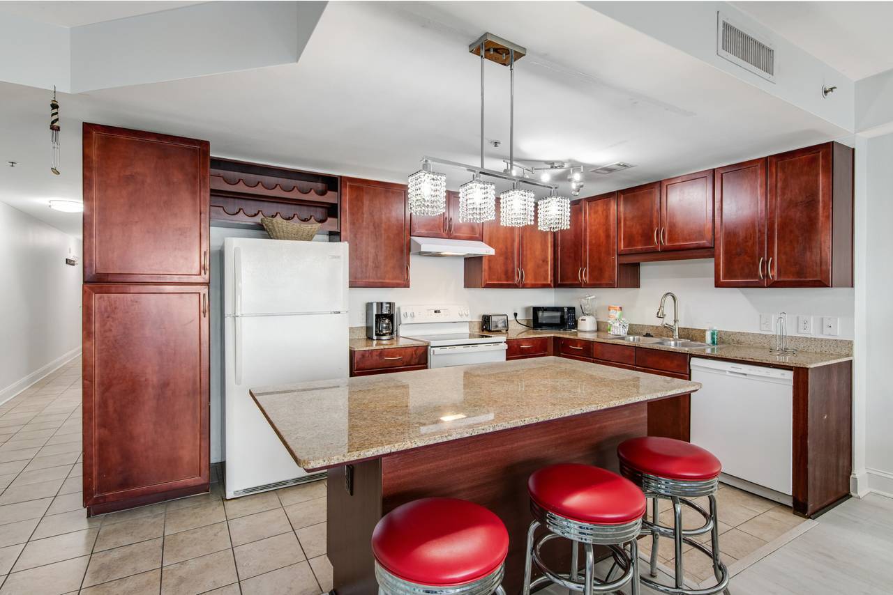 Laketown Wharf 1816 Kitchen Laketown Wharf 1816 Kitchen