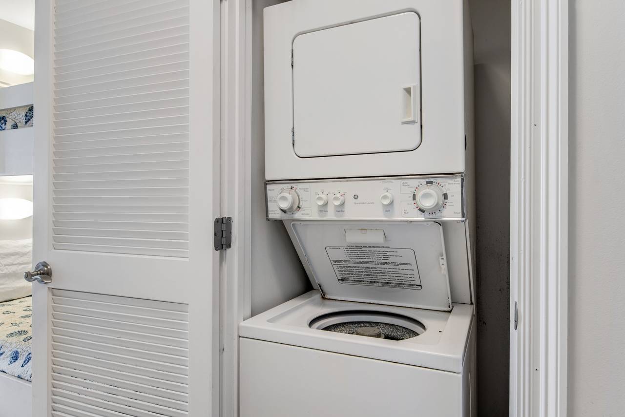 Boardwalk 1805 Washer and Dryer Boardwalk 1805 Washer and Dryer