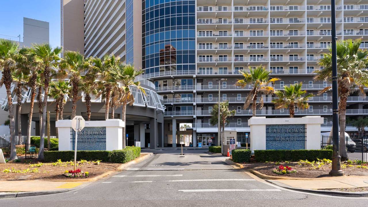 Laketown Wharf Grounds and Amenities Laketown Wharf Grounds and Amenities