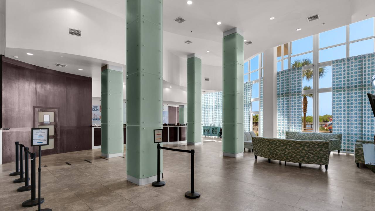 Laketown Wharf Grounds and Amenities Laketown Wharf Grounds and Amenities