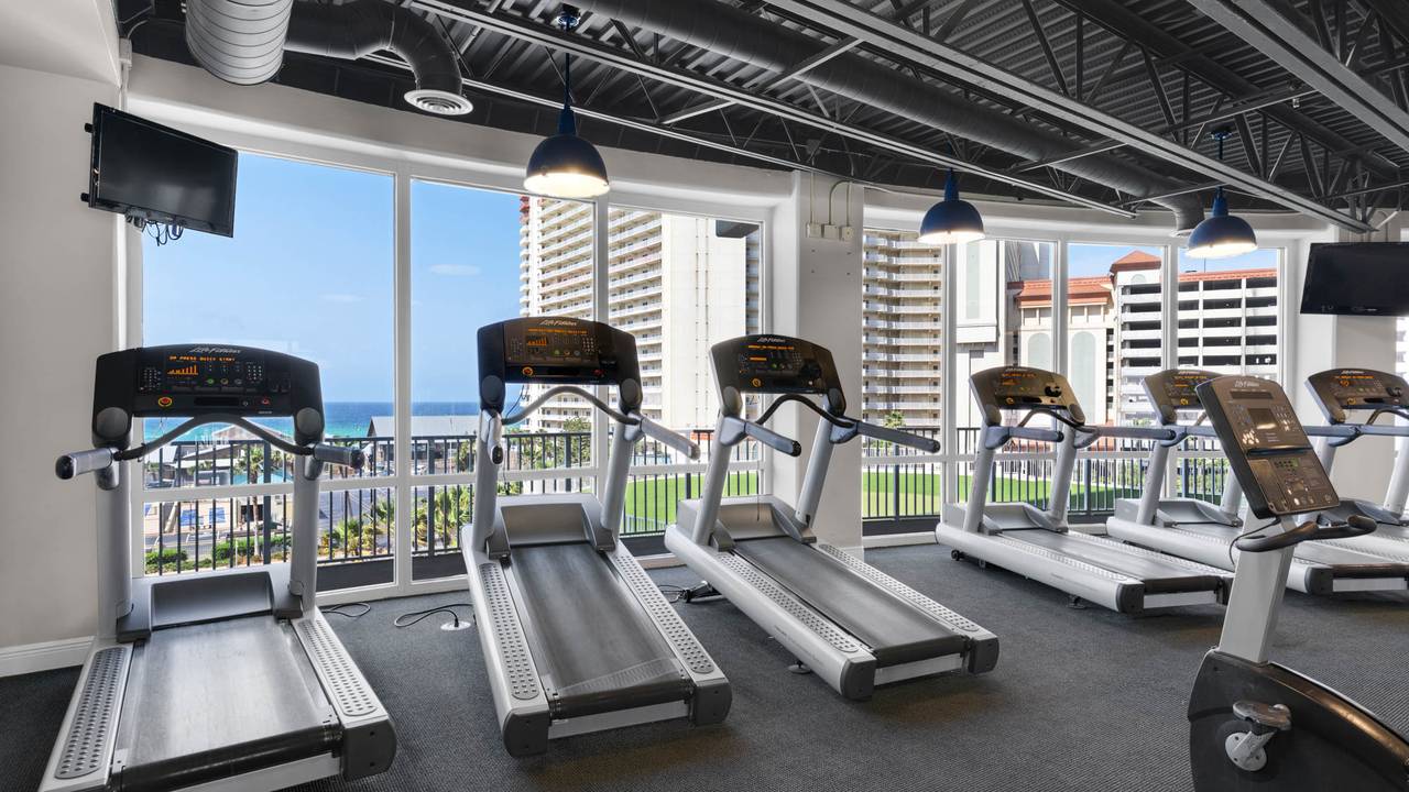 Laketown Wharf Grounds and Amenities Laketown Wharf Grounds and Amenities