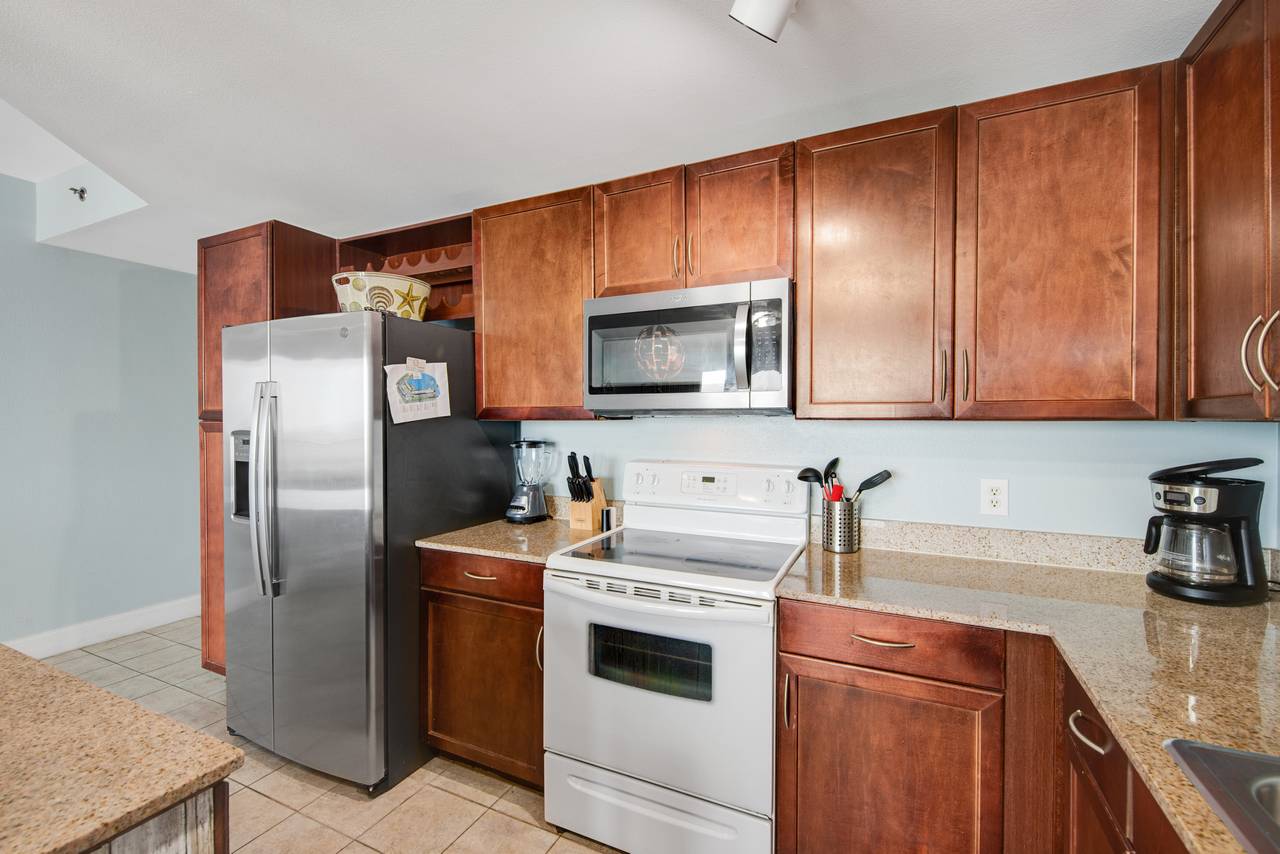 Laketown Wharf 1316 Kitchen Laketown Wharf 1316 Kitchen