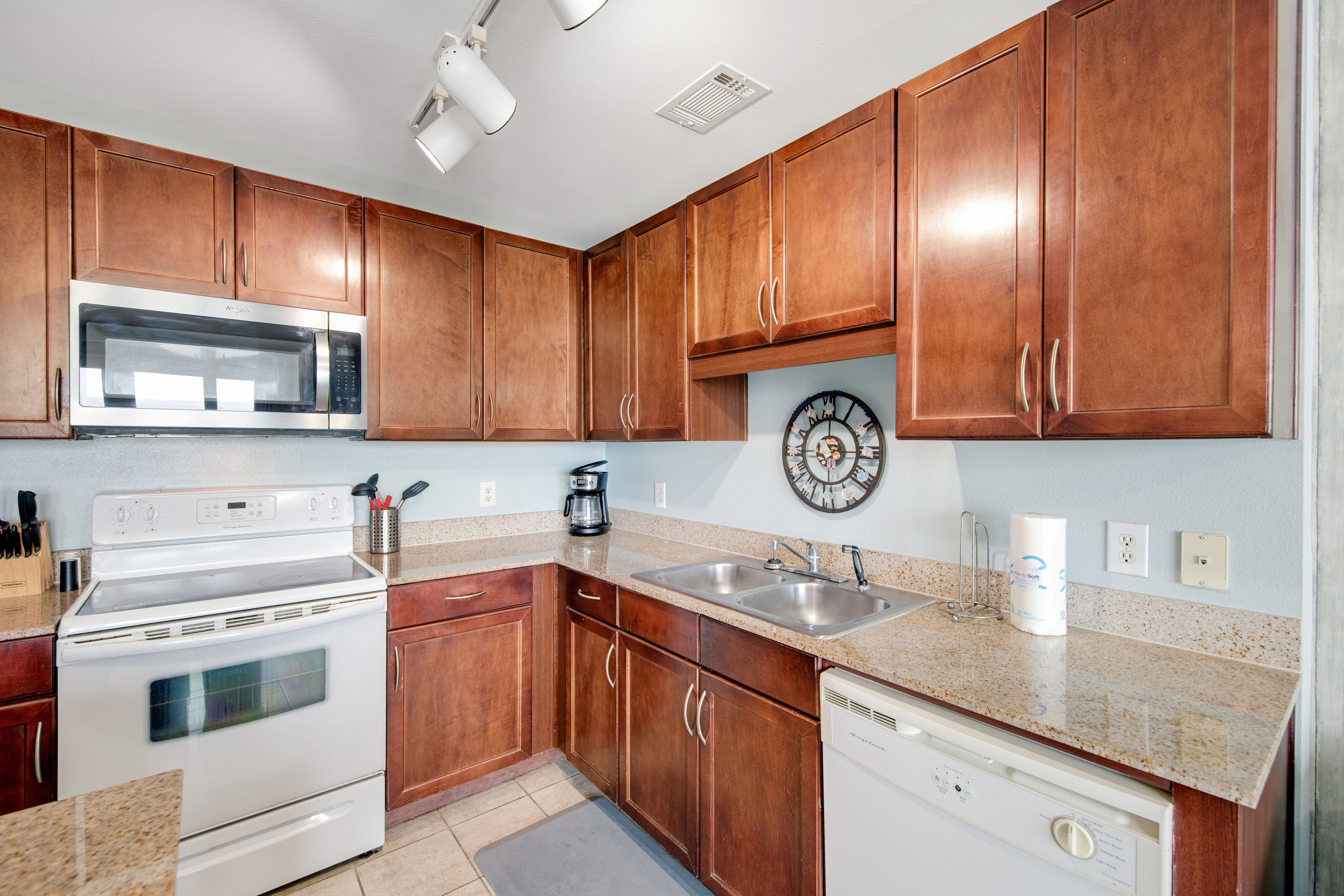Laketown Wharf 1316 Kitchen