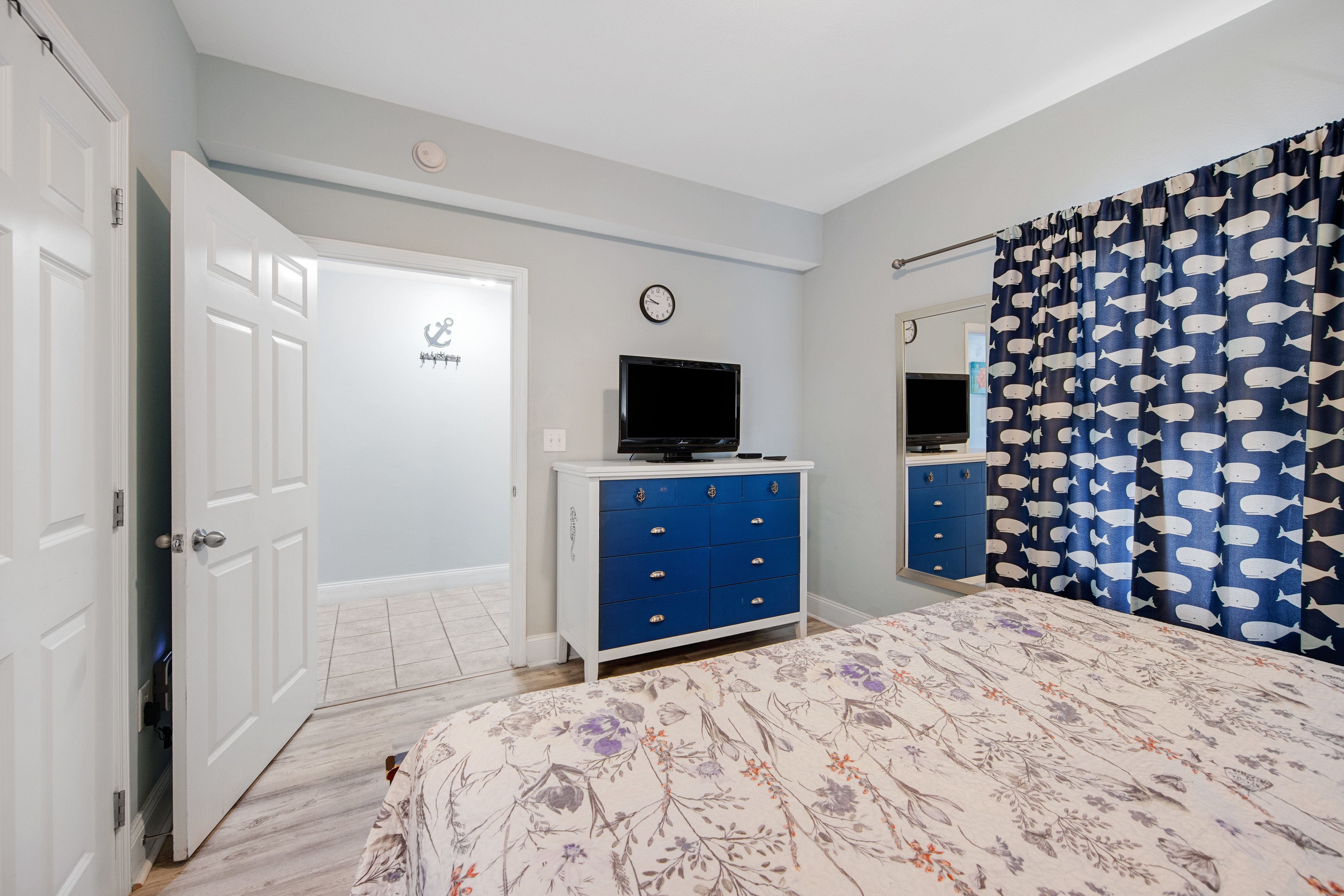 Laketown Wharf 1316 Bedroom