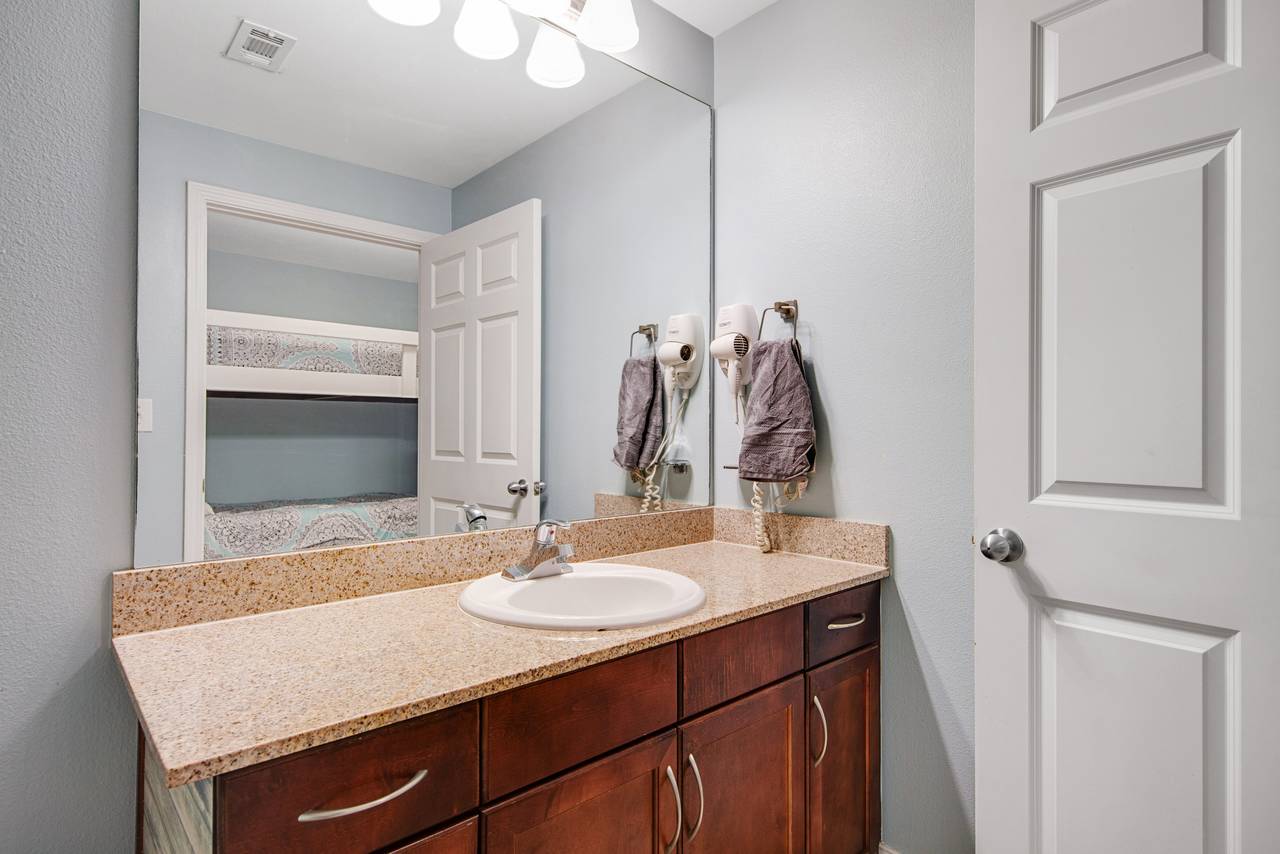 Laketown Wharf 1316 Bathroom Laketown Wharf 1316 Bathroom