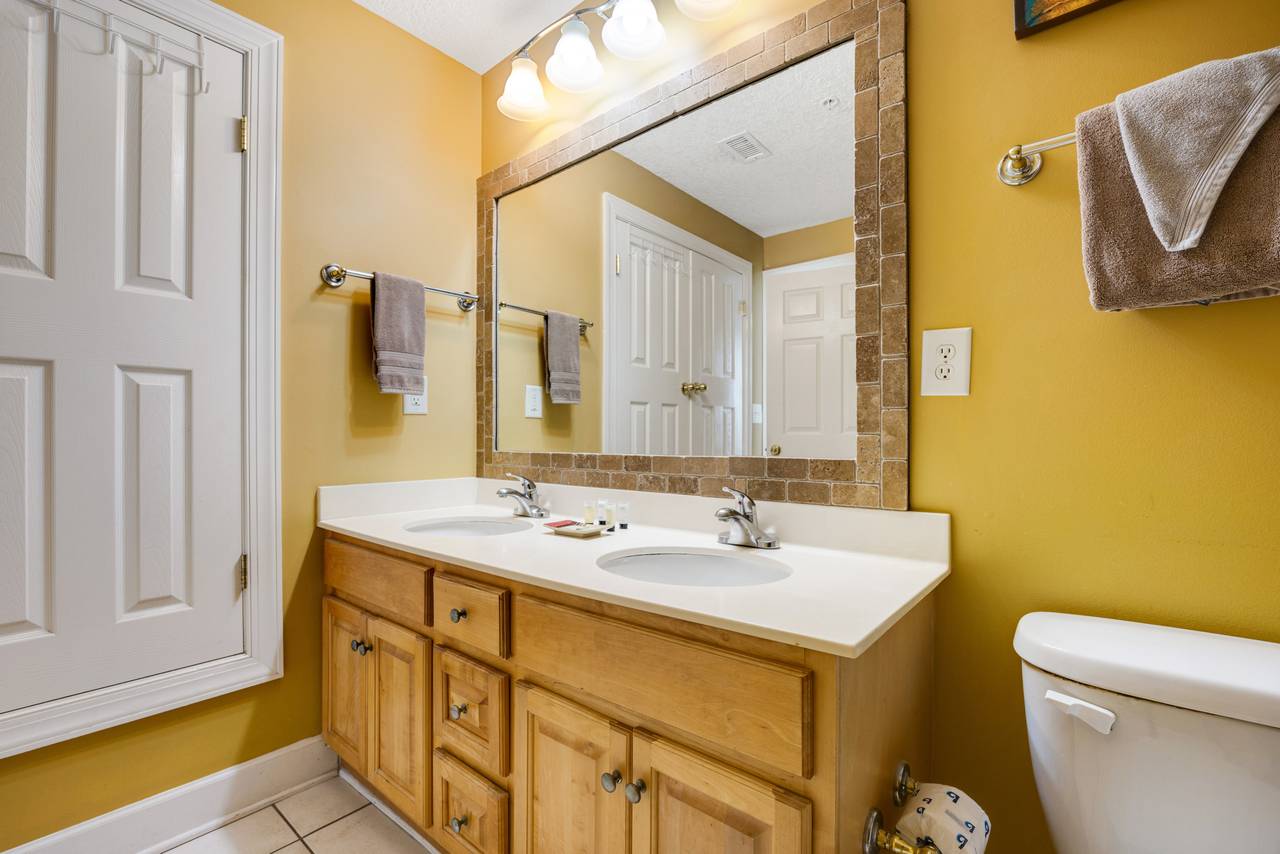 Ocean Reef 1709 Bathroom Ocean Reef 1709 Bathroom