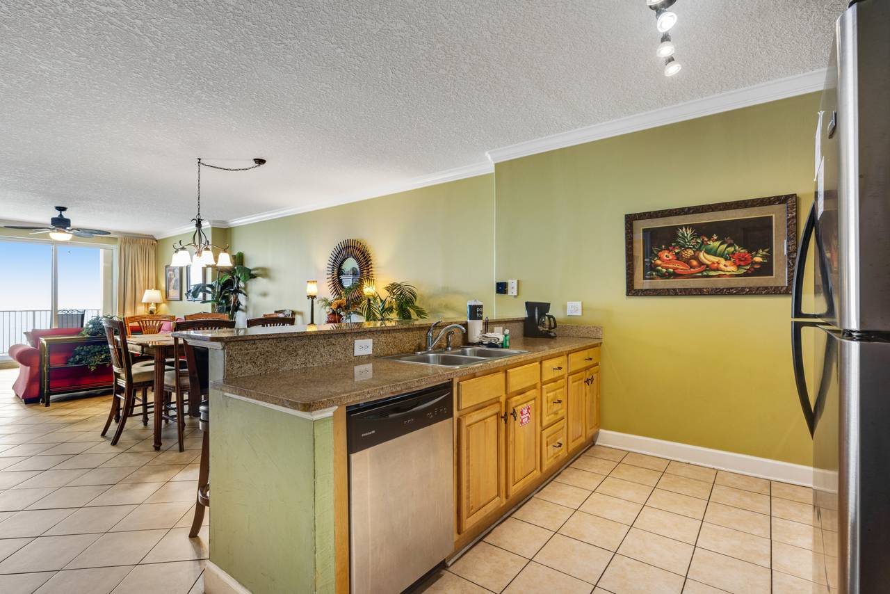 Ocean Reef 1709 Kitchen Ocean Reef 1709 Kitchen