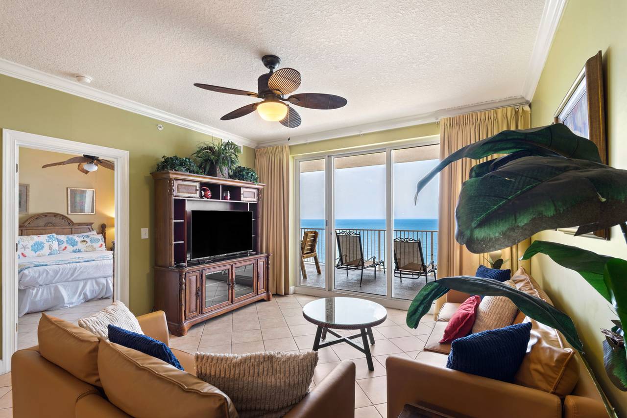 Ocean Reef 1709 Living area with spectacular Gulf Views Ocean Reef 1709 Living area with spectacular Gulf Views