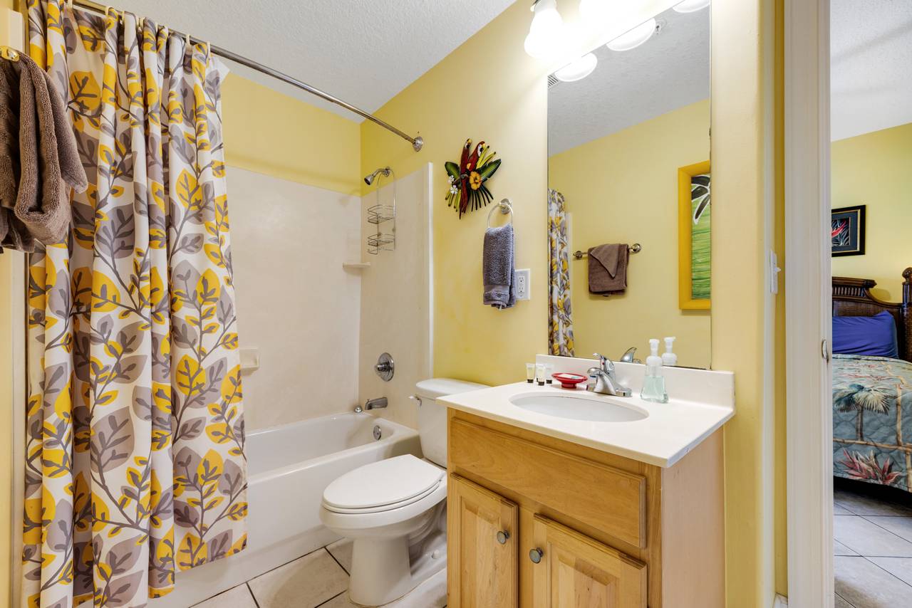 Ocean Reef 1709 Bathroom Ocean Reef 1709 Bathroom
