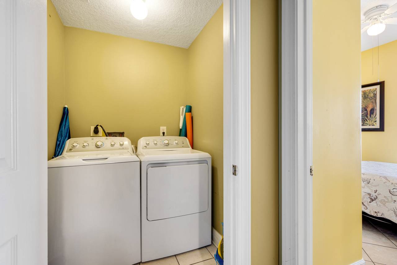 Ocean Reef 1709 Washer and Dryer Ocean Reef 1709 Washer and Dryer