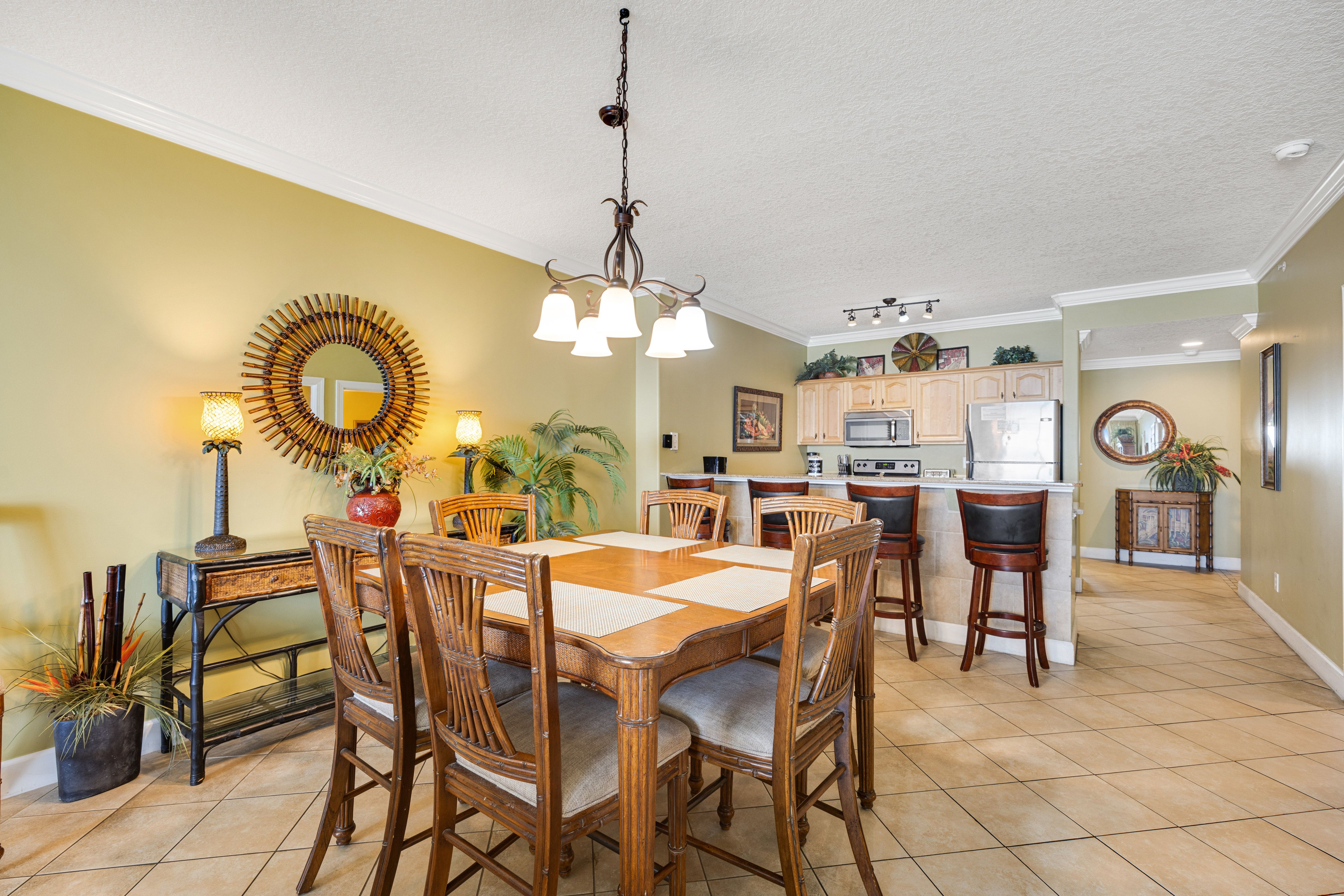 Ocean Reef 1709 Dining Table and Kitchen